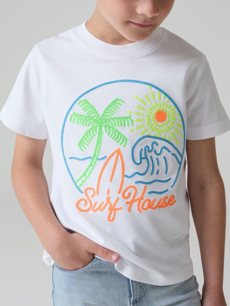 Cotton T-shirt with surf motif embroidery_1