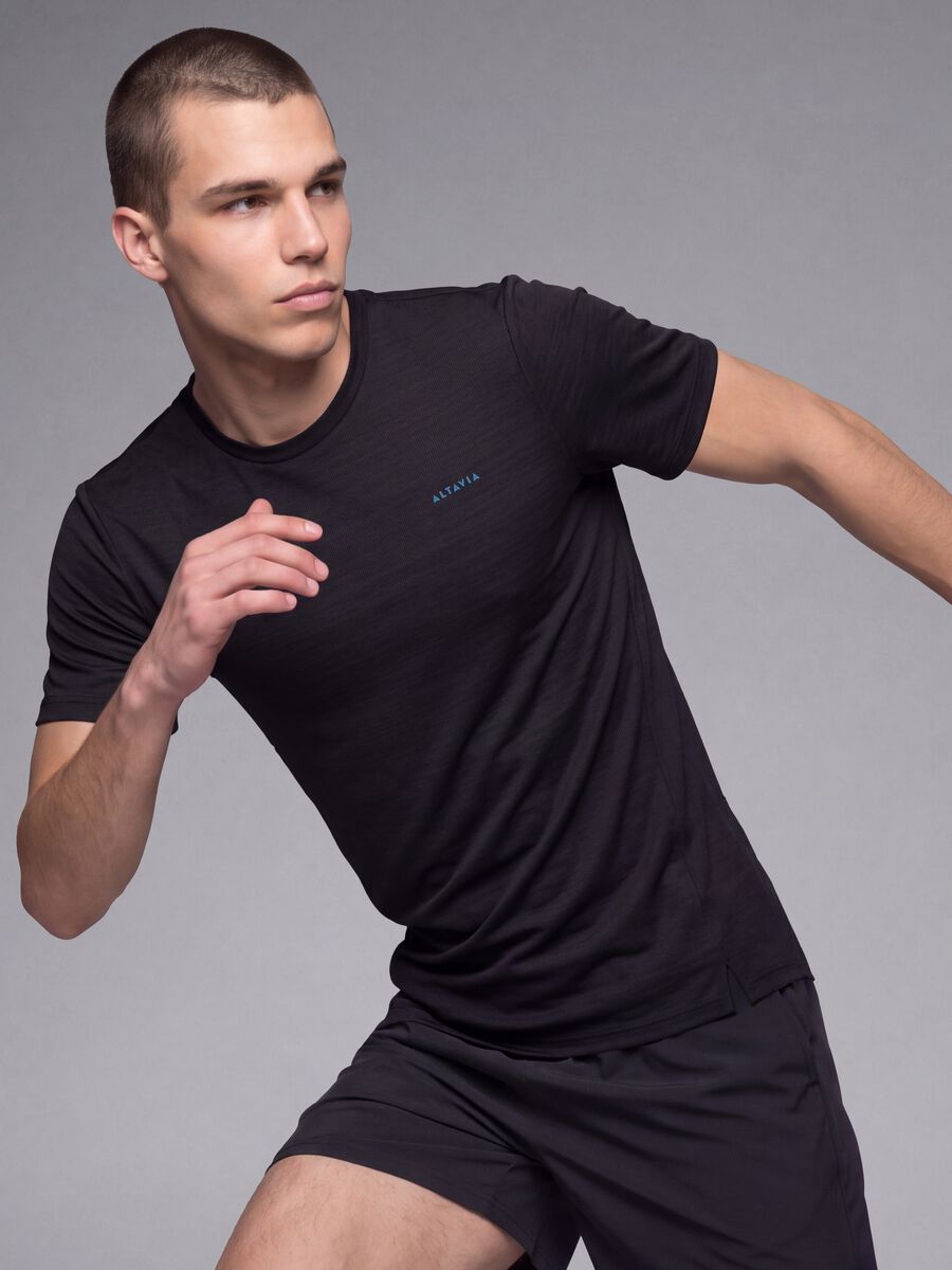 ALTAVIA black breathable technical slim-fit T-shirt_0