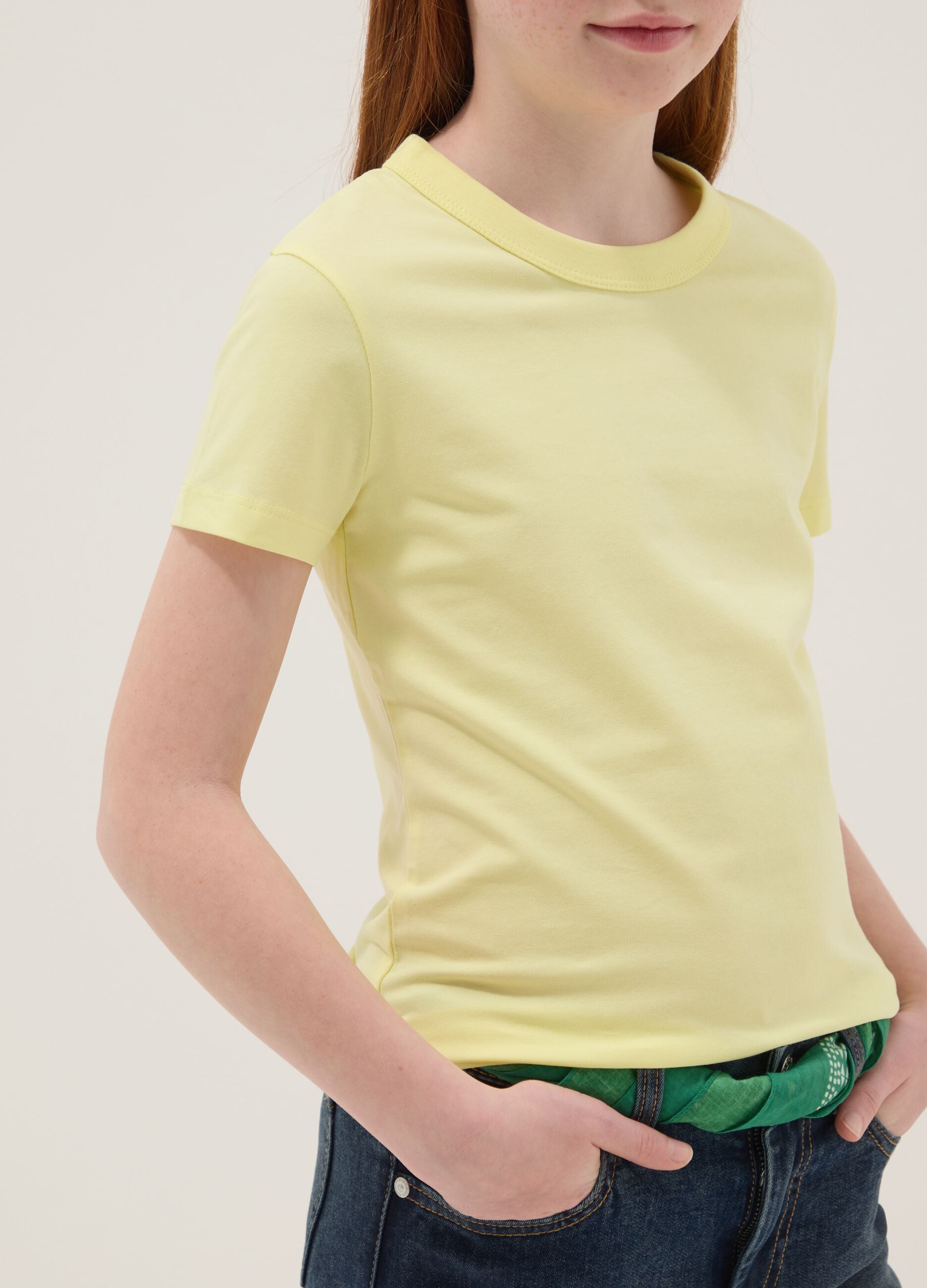 T-shirt amarela de algod&atilde;o el&aacute;stico para rapariga, corte regular