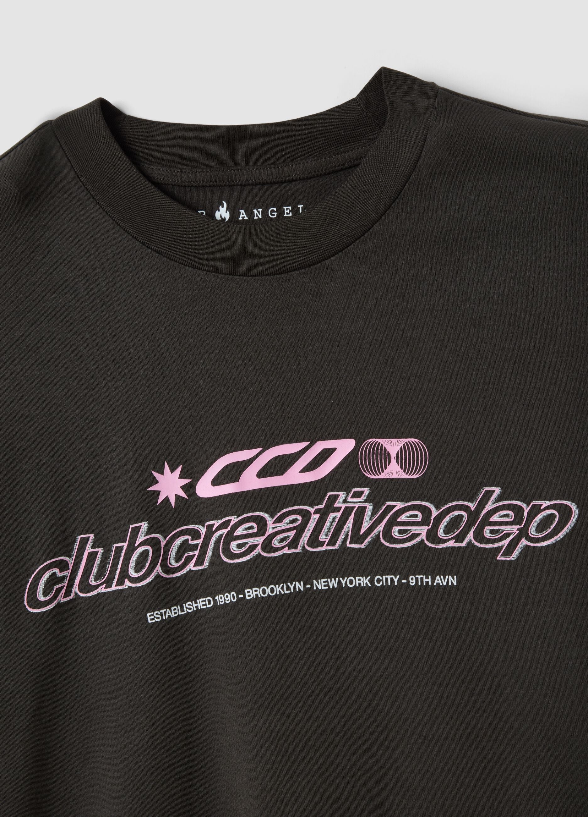 &Kappa;&alpha;&phi;έ &kappa;&omicron;&nu;&tau;ό (cropped) T-shirt &alpha;&pi;ό 100% &beta;&alpha;&mu;&beta;ά&kappa;&iota; &mu;&epsilon; &sigma;&tau;ά&mu;&pi;&alpha;, boxy &epsilon;&phi;&alpha;&rho;&mu;&omicron;&gamma;ή