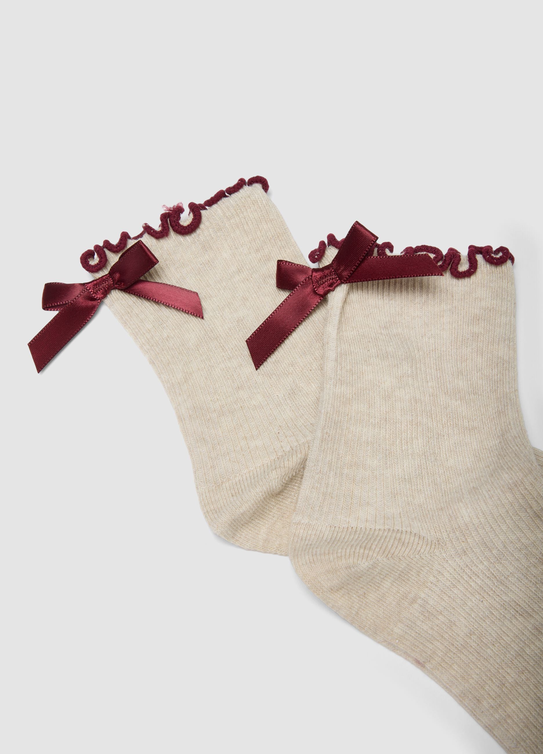 Beige organic cotton-blend socks with bow