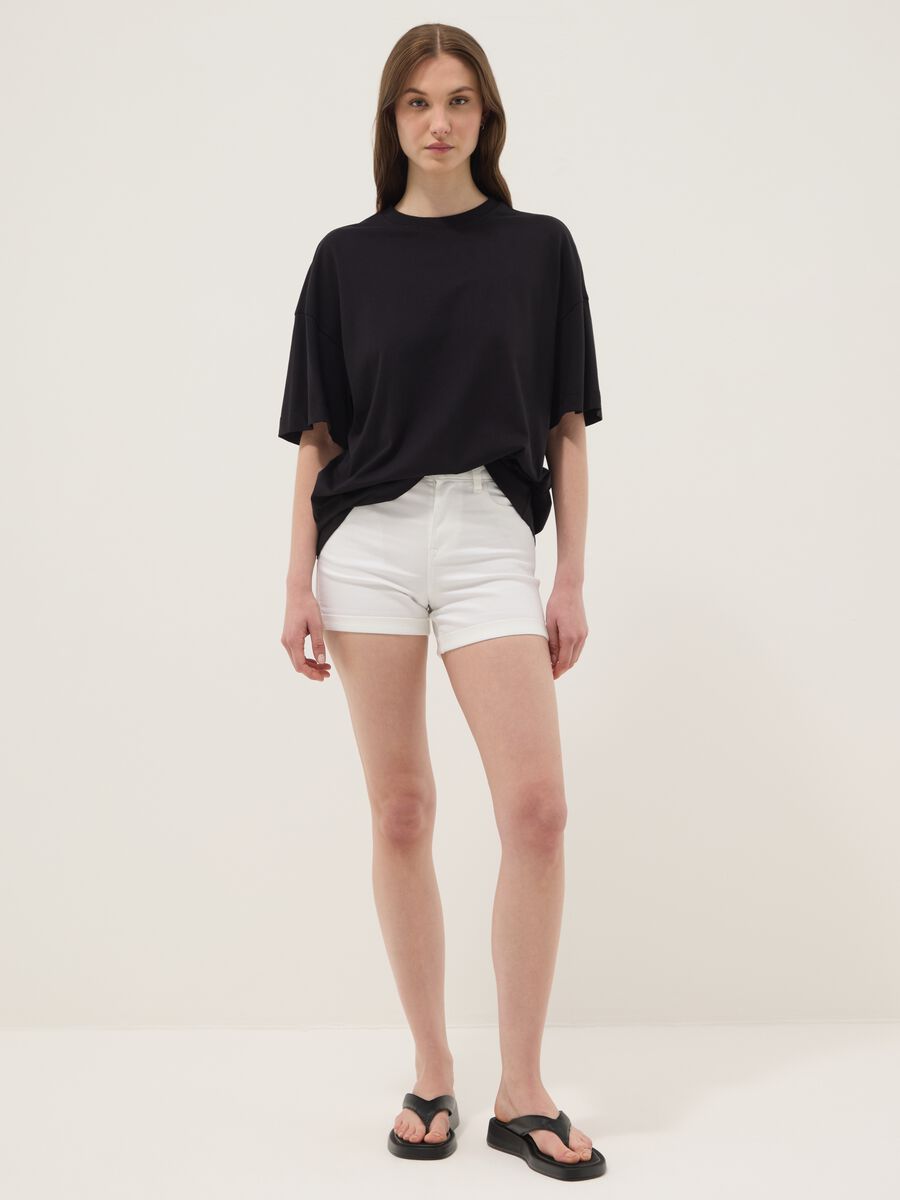 White stretch-cotton denim shorts, regular fit_1