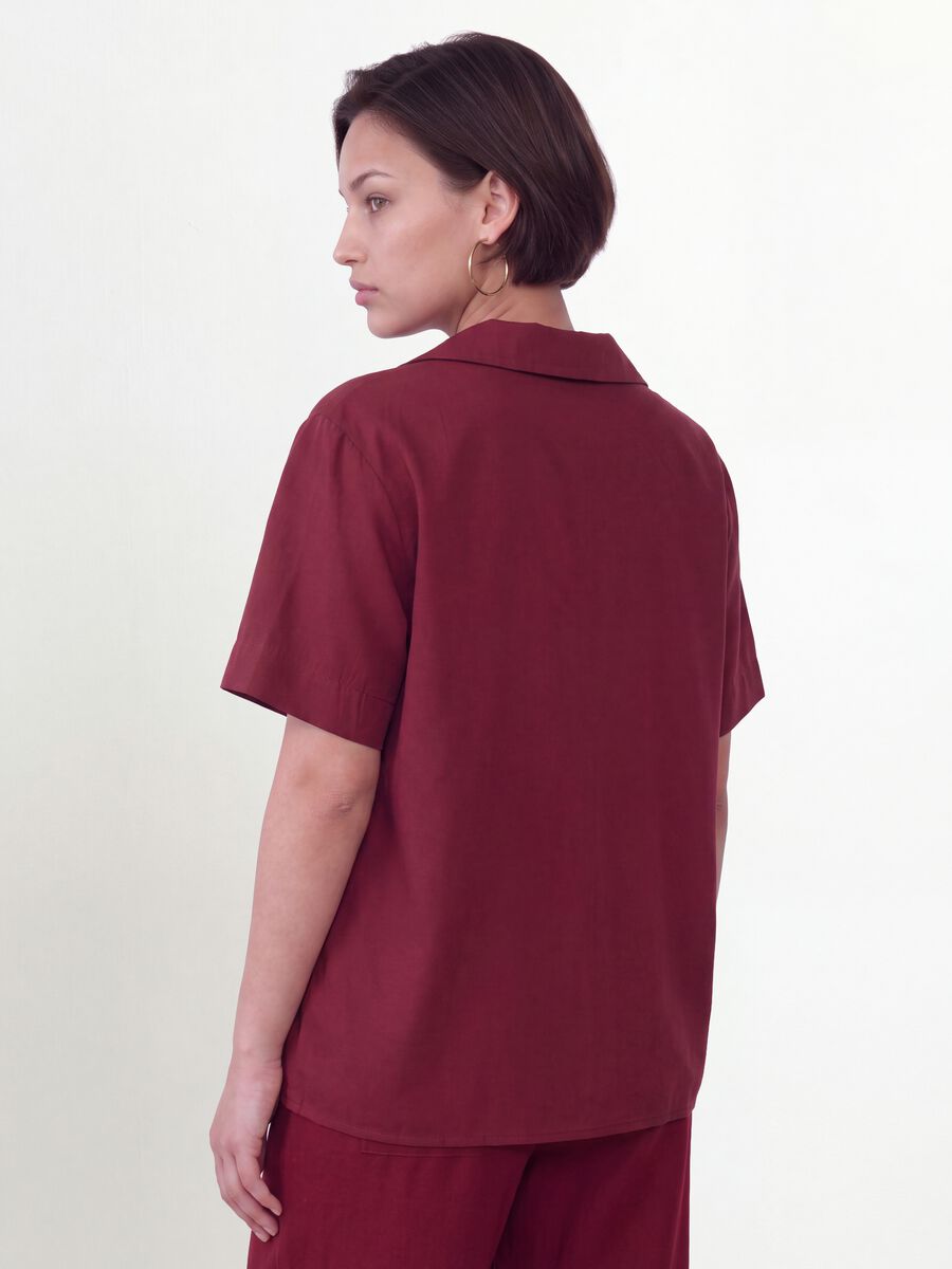 Red oversized short-sleeve viscose-blend shirt_3