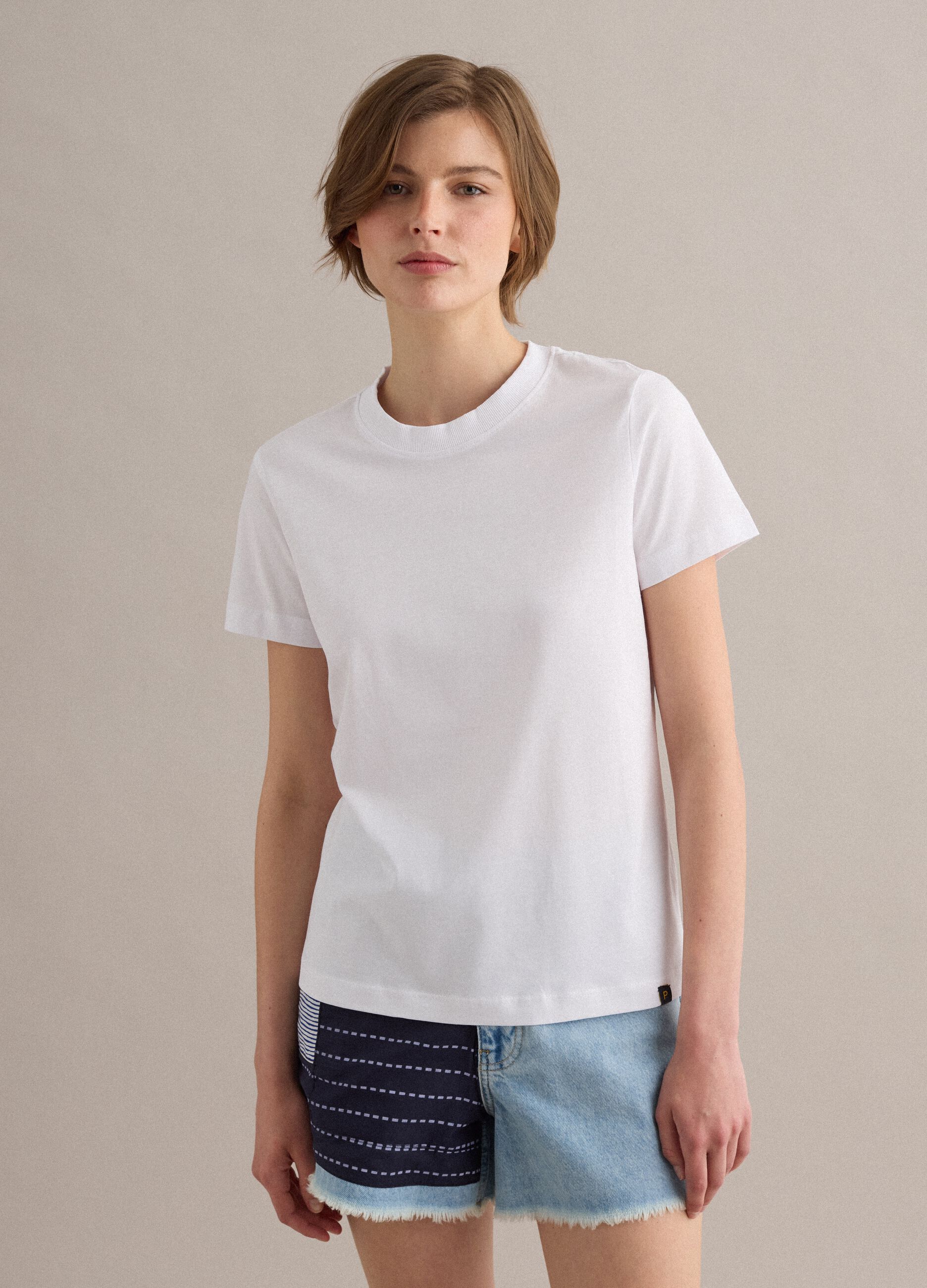 Camiseta blanca de algod&oacute;n Supima puro de manga corta, corte regular