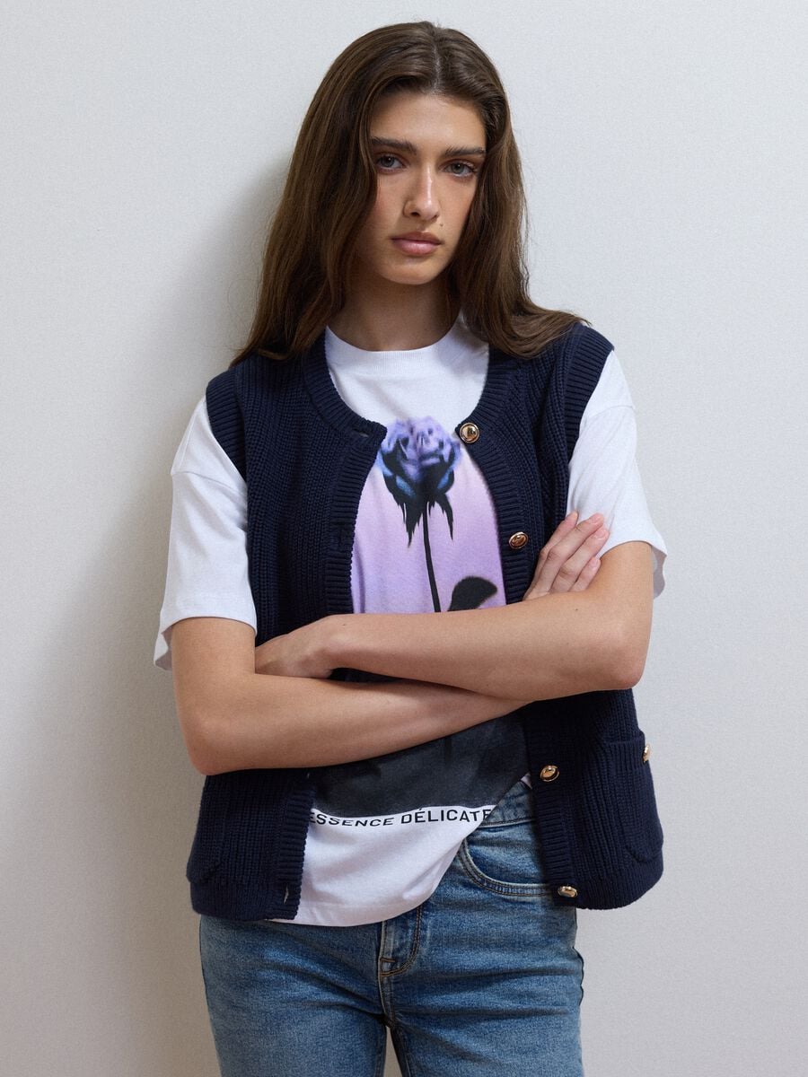 Blue pure-cotton knitted gilet in a regular fit_1