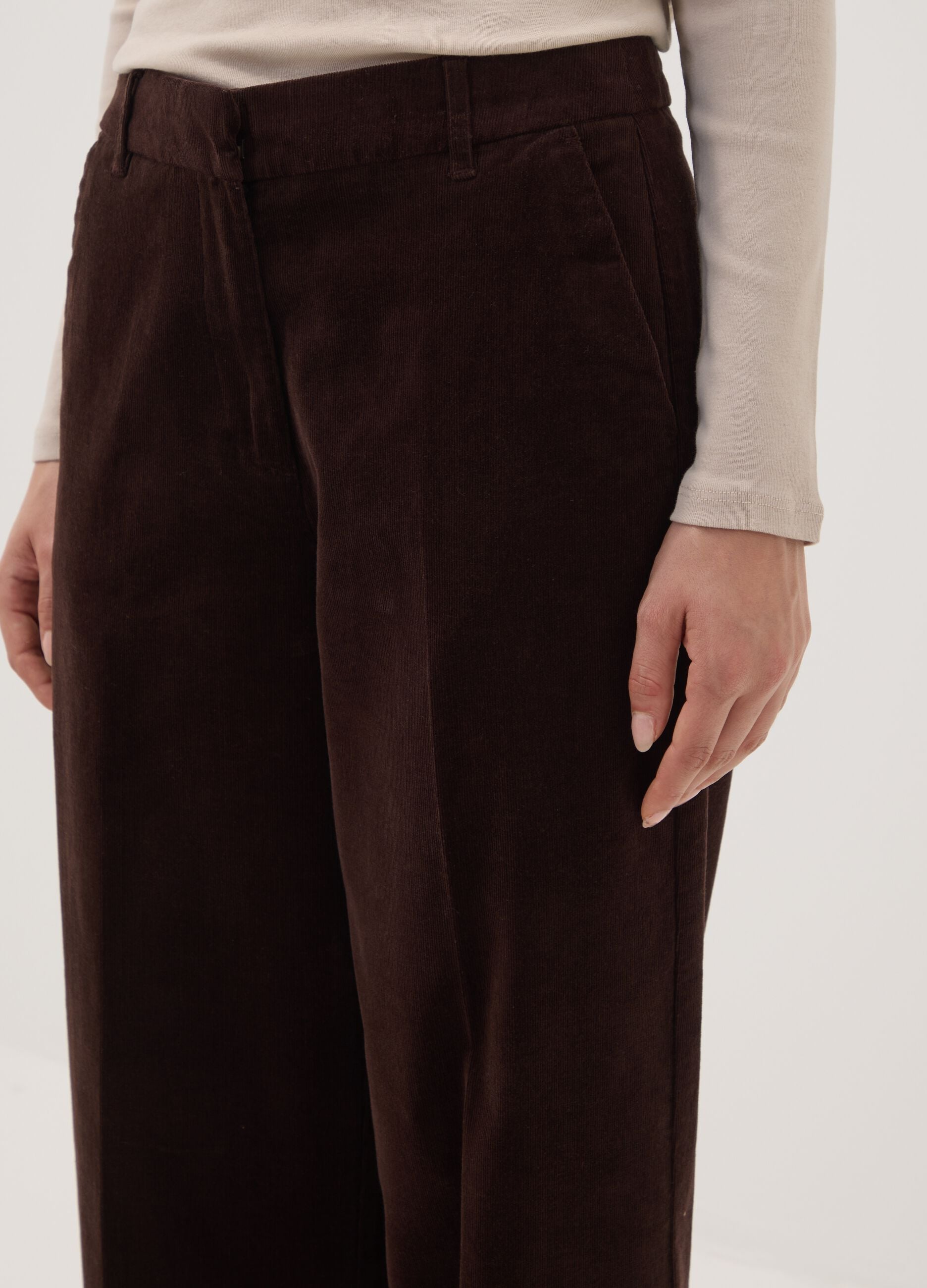 Cal&ccedil;as The Iconic Pants castanhas em algod&atilde;o el&aacute;stico canelado, corte straight