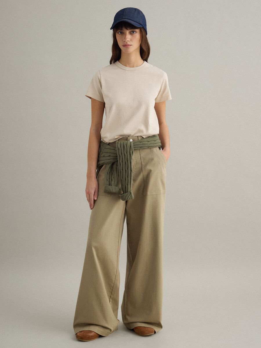 Beiges T-Shirt aus reiner Baumwolle mit Rundhalsausschnitt, Regular Fit_2