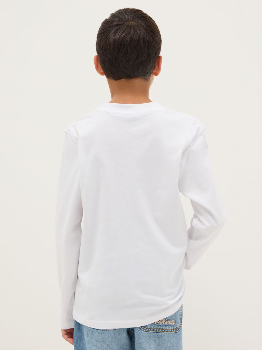 White pure cotton regular fit T-shirt with print for boys_1