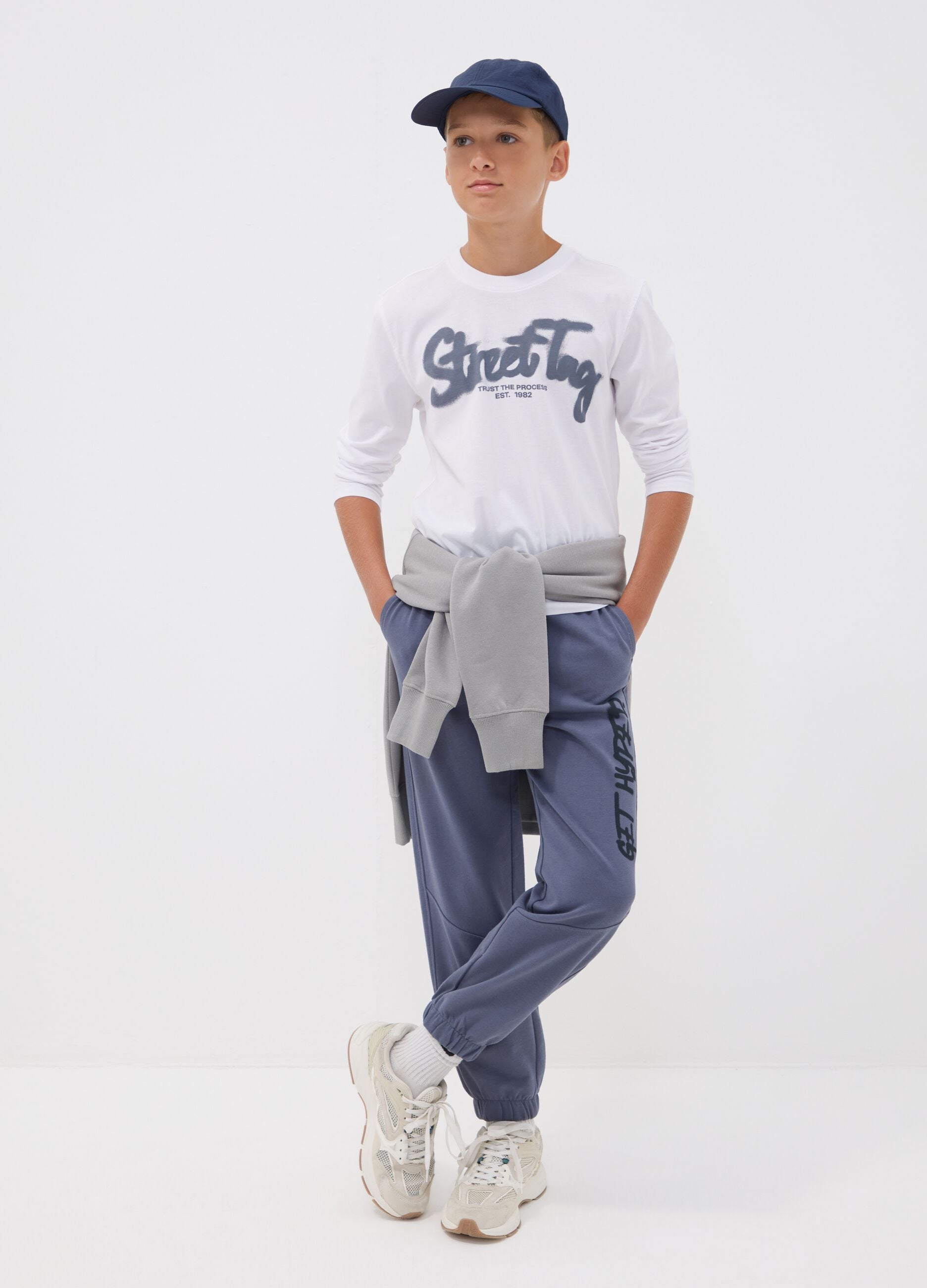 Graue Oversize-Jogger aus reiner Baumwolle mit "Get Hyped"-Print f&uuml;r Jungen