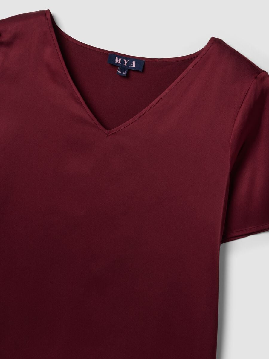 Red satin V-neck stretch blouse, regular fit_2