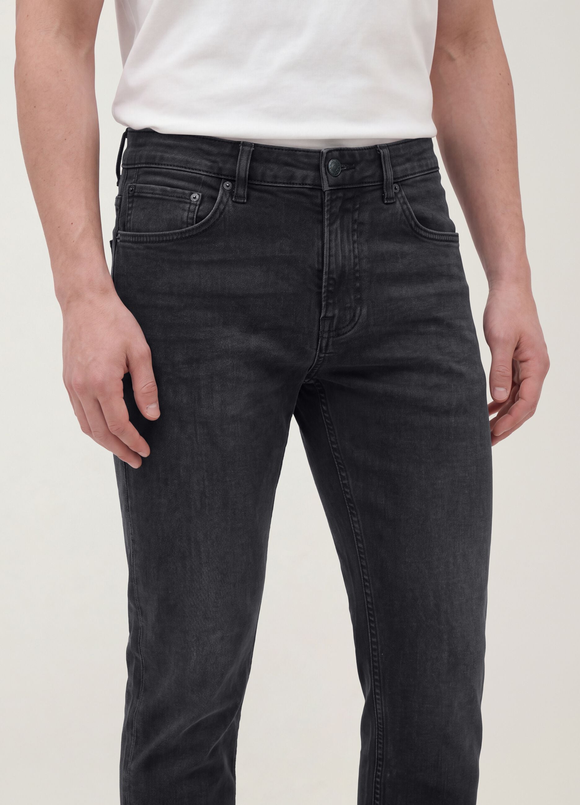 Schwarze Slim-Fit-Jeans aus Stretch-Baumwoll-Denim