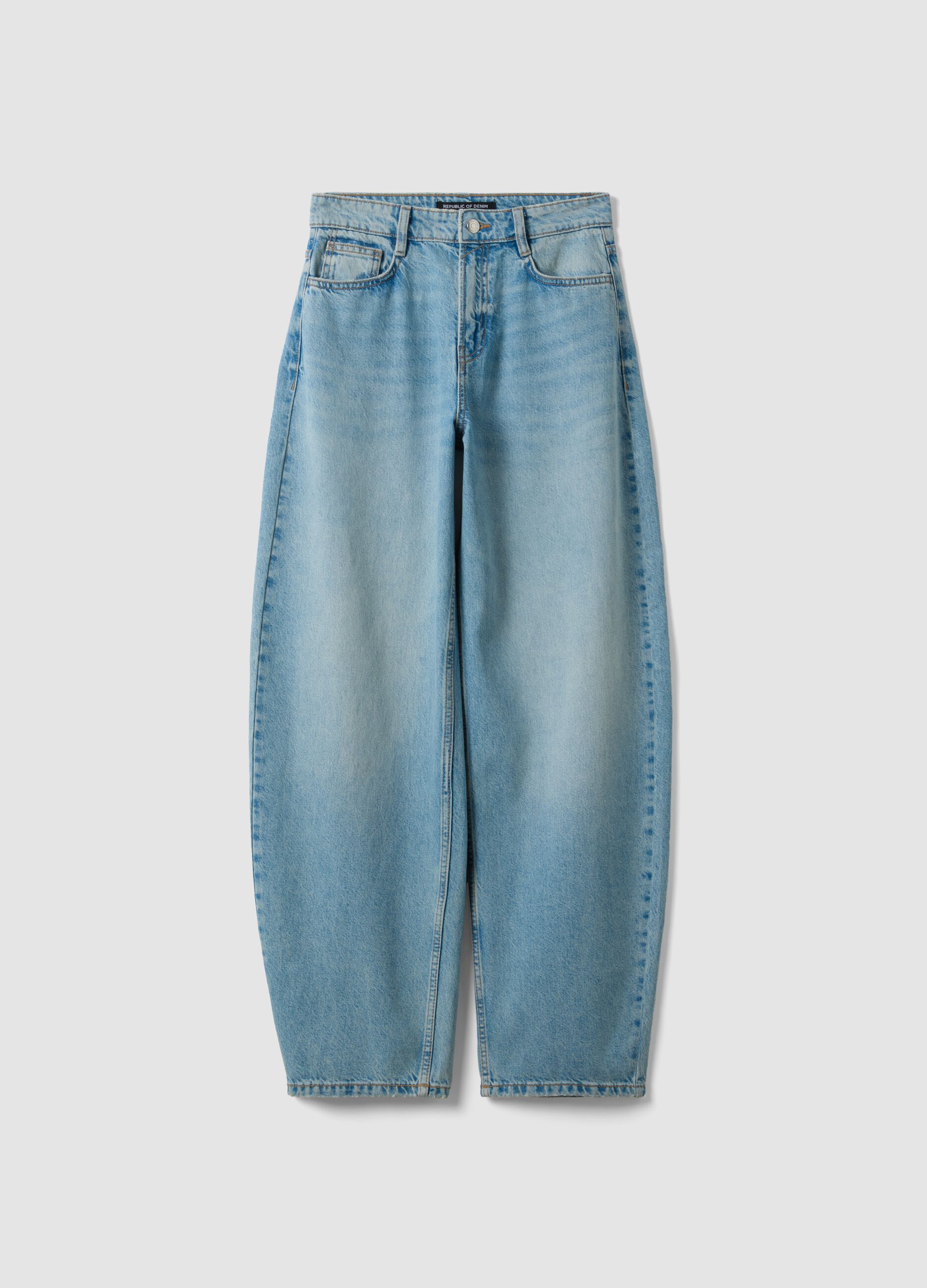 Light-wash pure cotton denim barrel-fit jeans