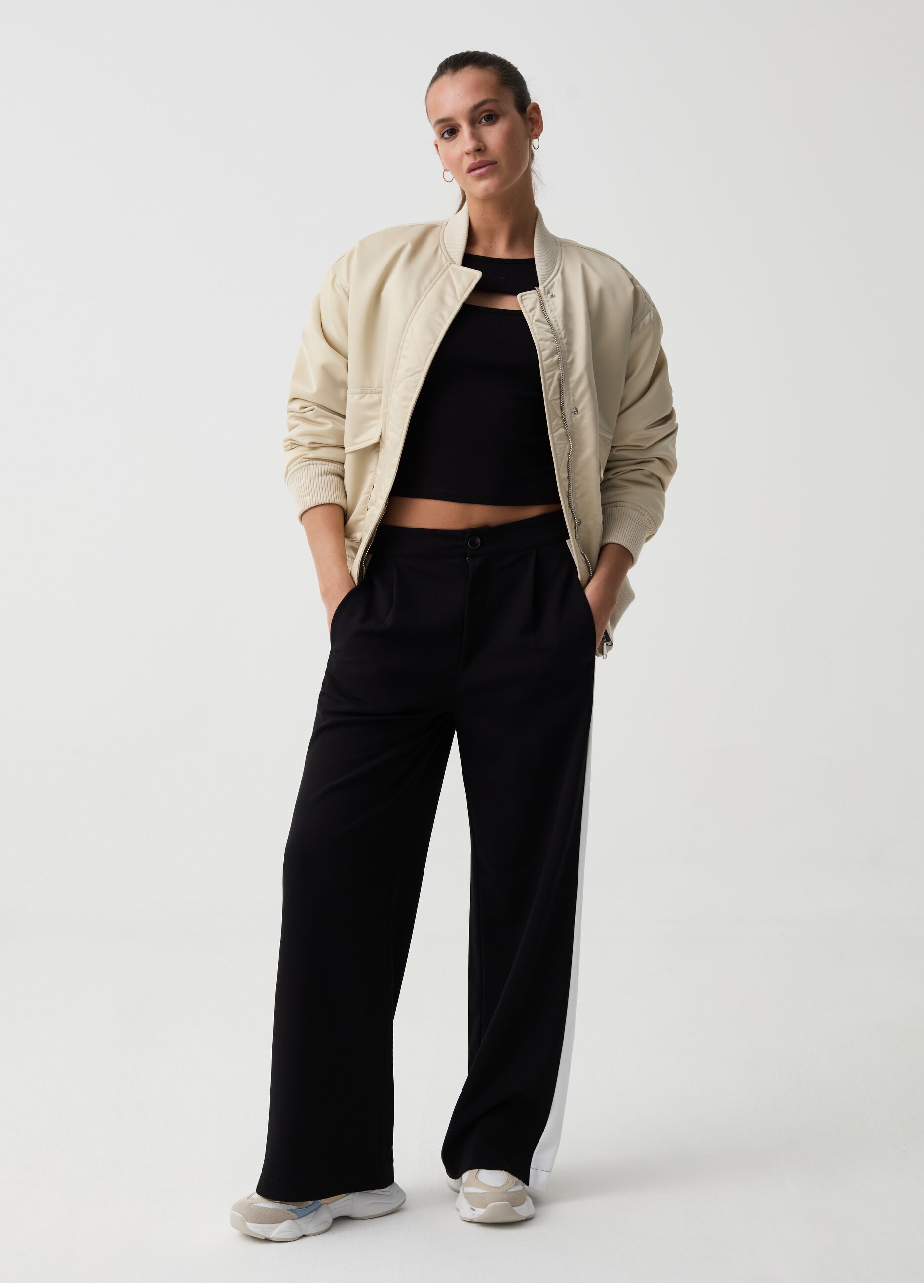 Wide-leg trousers with contrasting bands