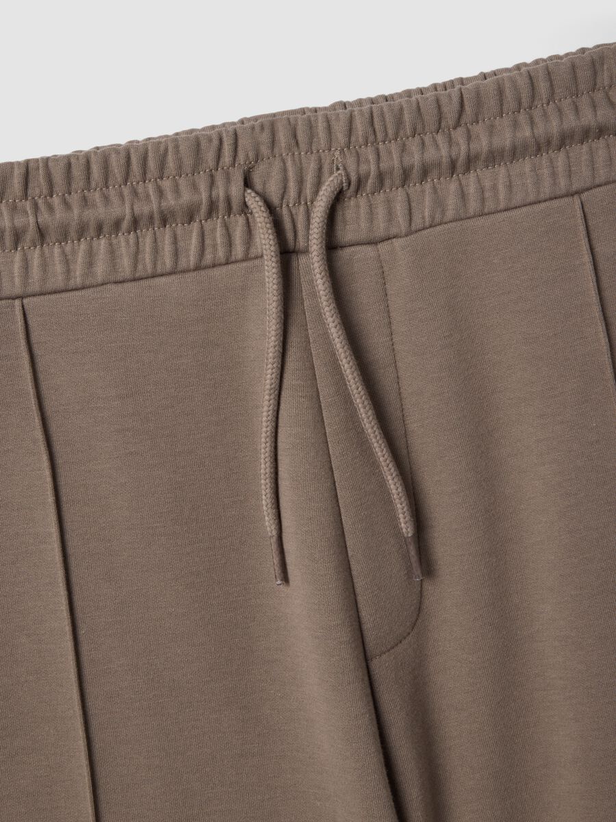 Grey cotton-blend shorts with drawstring, regular fit_5