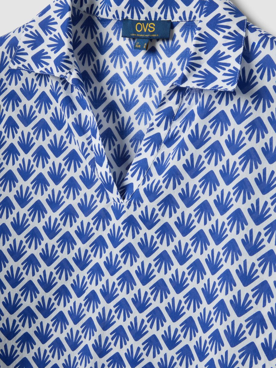 Mehrfarbiges Hemd aus reiner Baumwolle mit Muster und V-Ausschnitt_1