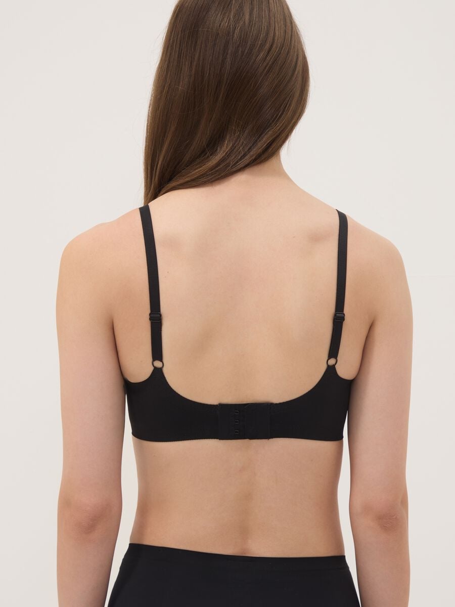 Schwarzer BH aus Stretchmaterial mit herausnehmbaren Cups_2