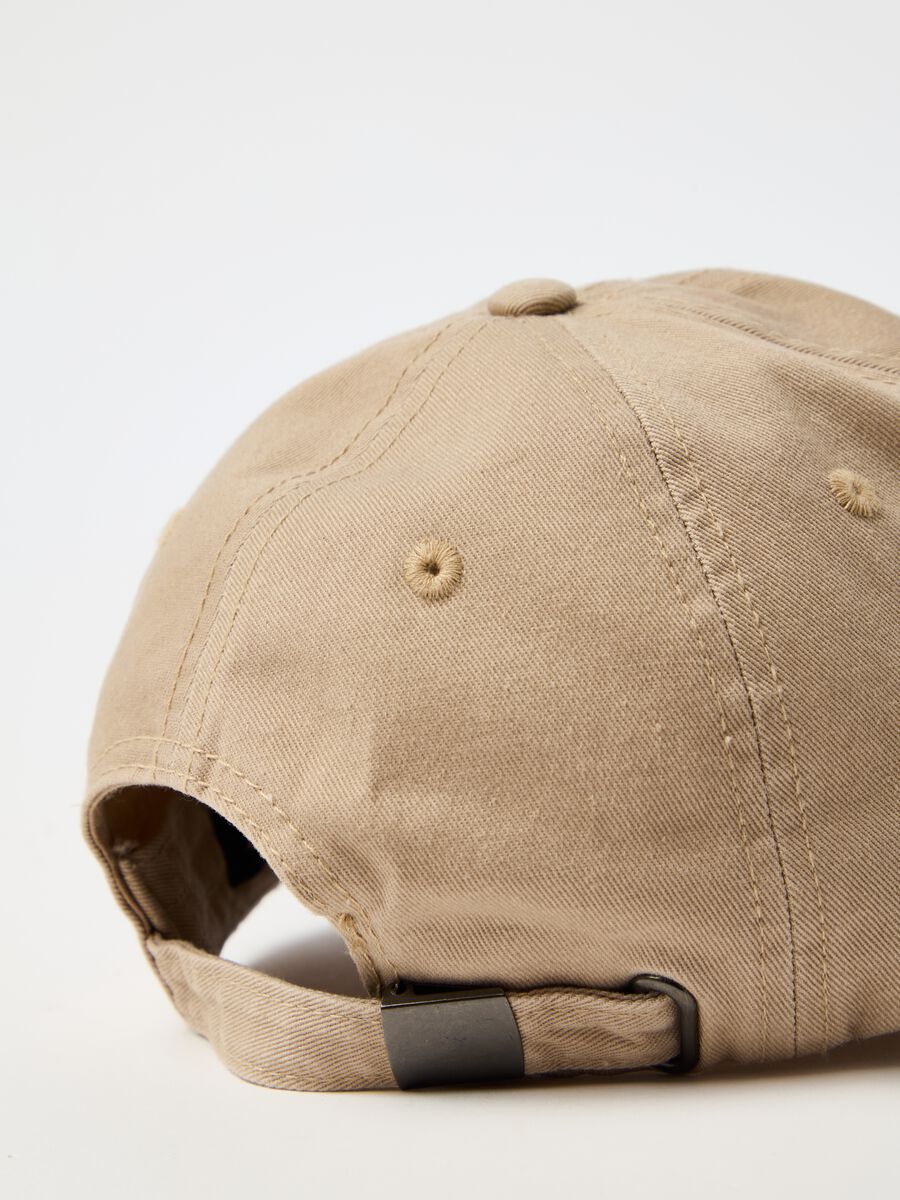 Baseball cap with abrasions_1