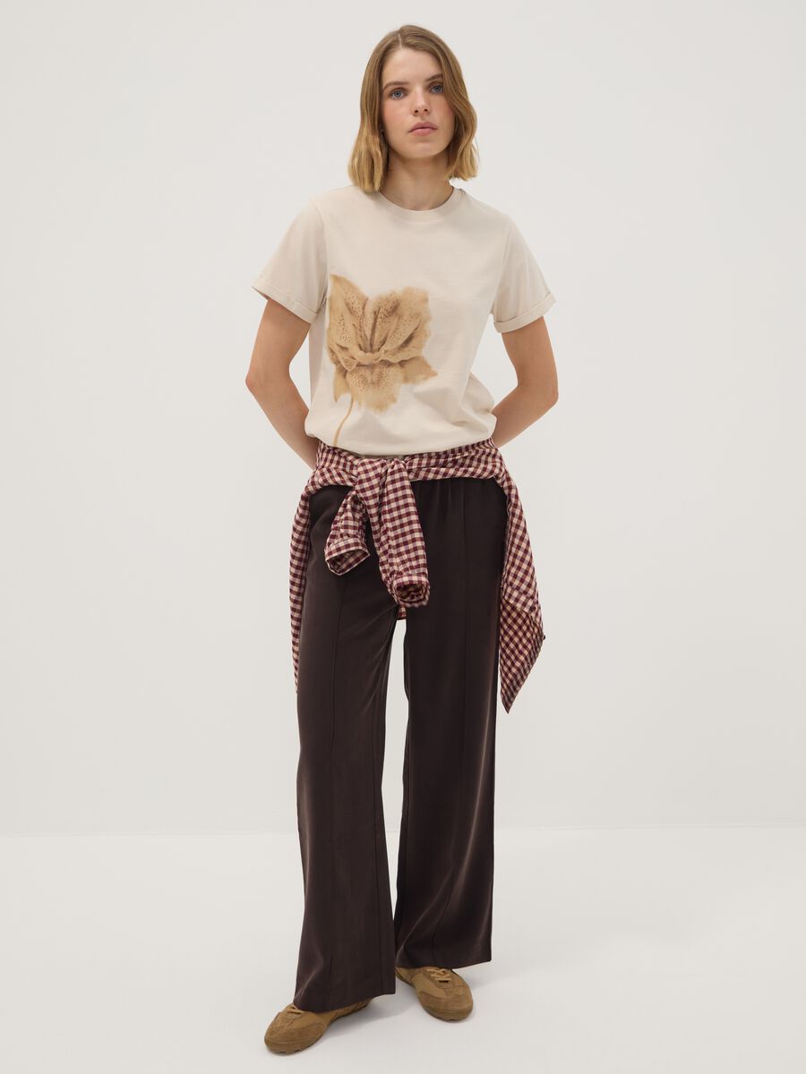 Braune Joggerhose aus Viskosemix mit weitem Bein_0