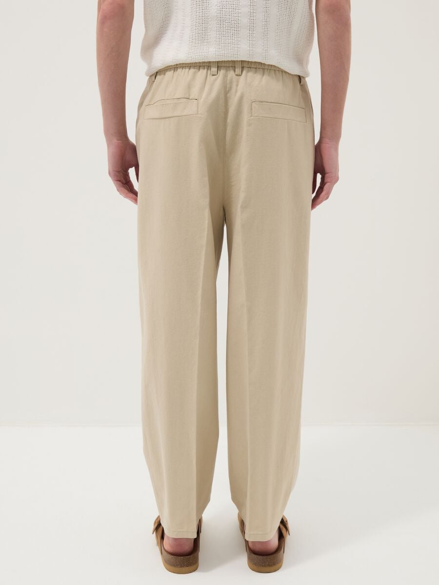 Pantal&oacute;n beige de mezcla de lino y algod&oacute;n con cintura el&aacute;stica_3