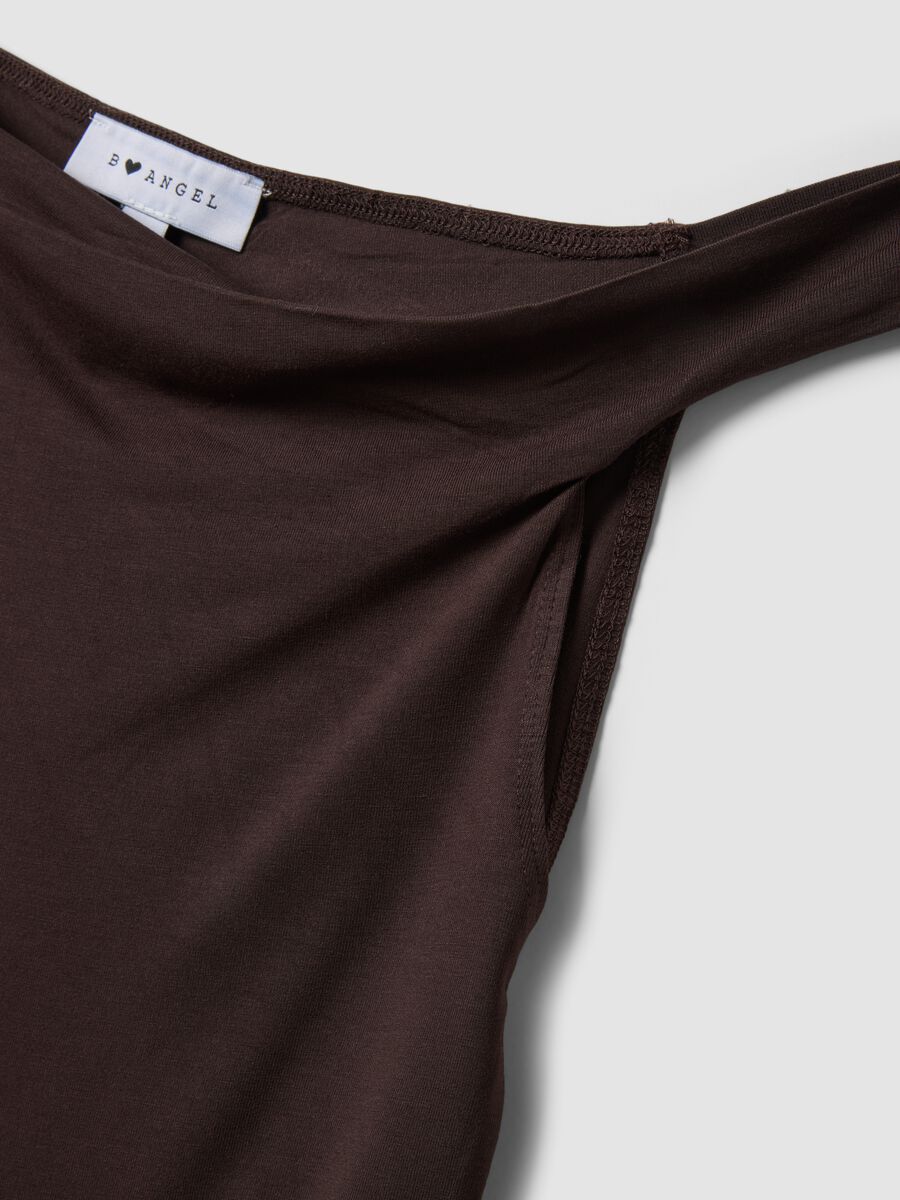 Braunes T-Shirt aus elastischer Viskose mit Carmen-Ausschnitt_5