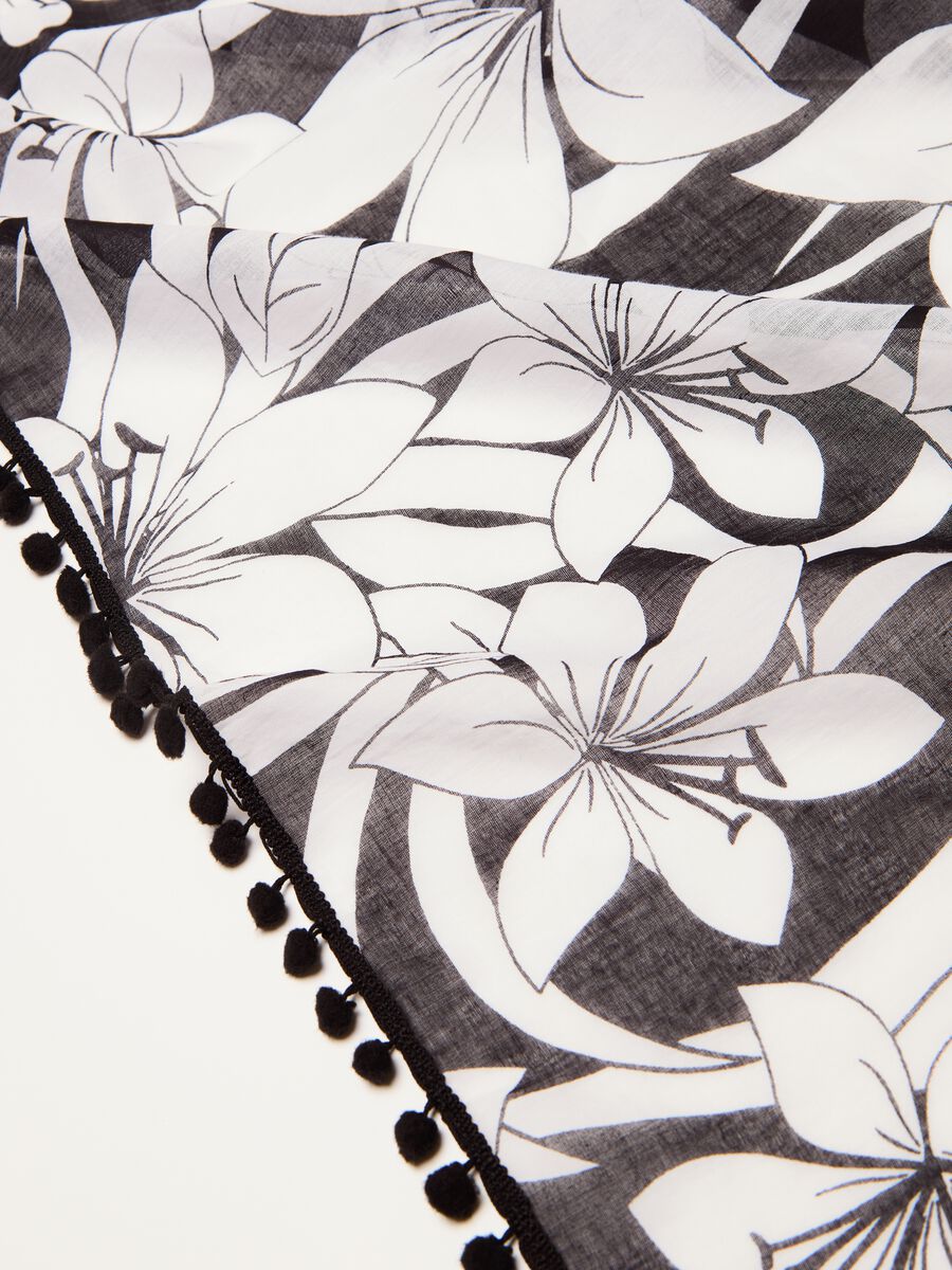 Floral sarong with trim_1