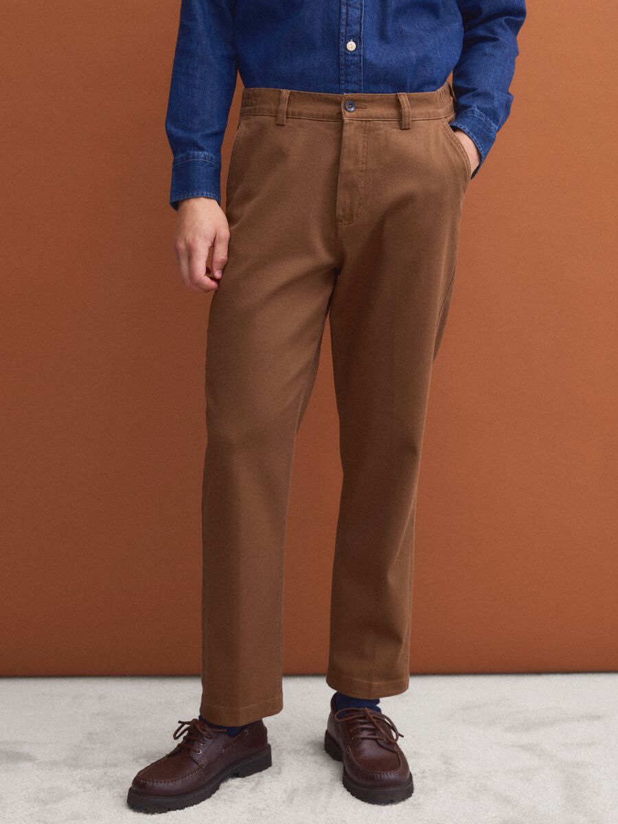 Brown stretch cotton straight-fit chino trousers_1