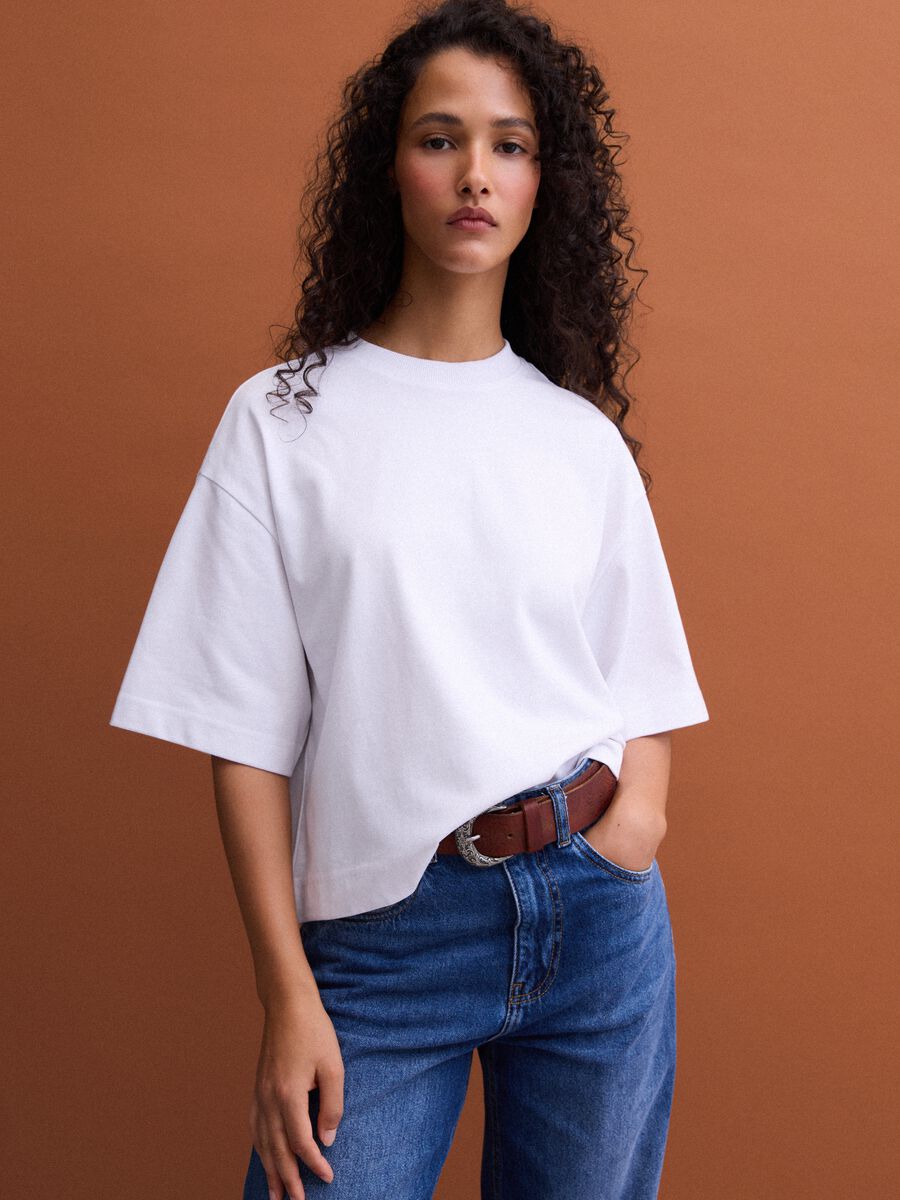 Wei&szlig;es Regular-Fit T-Shirt aus Jersey in Baumwollmix mit Rundhalsausschnitt_0