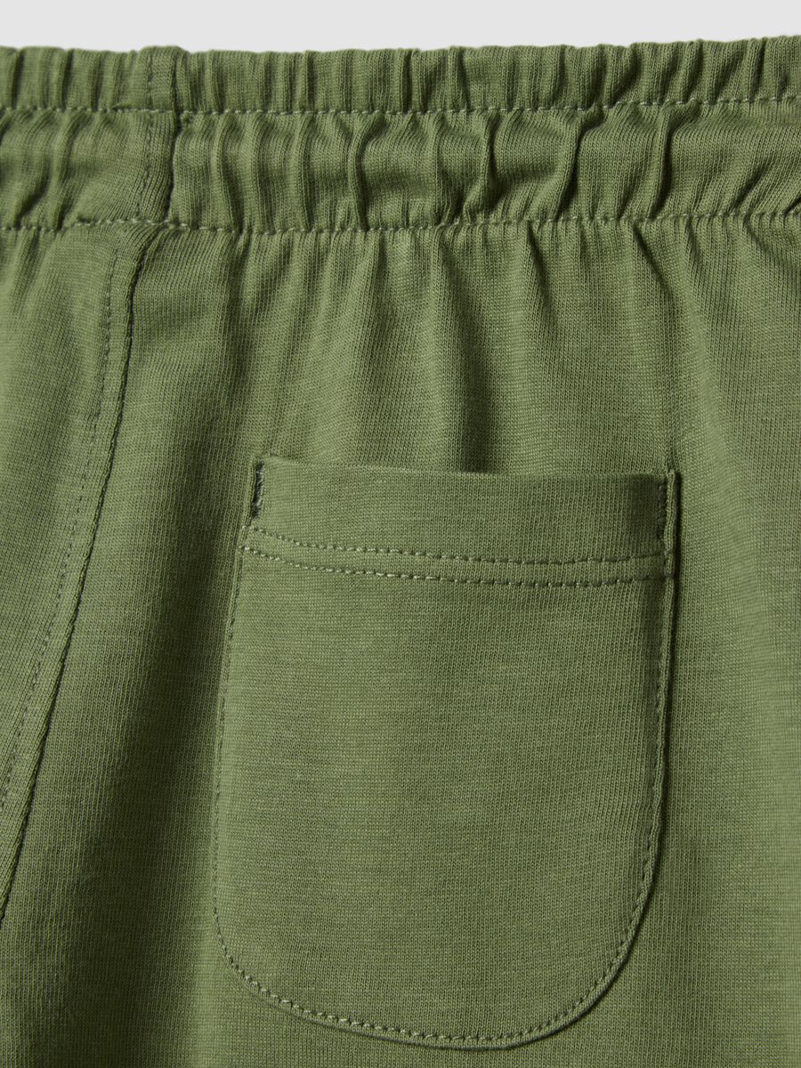 Green regular fit cotton shorts for kids with back pocket_3