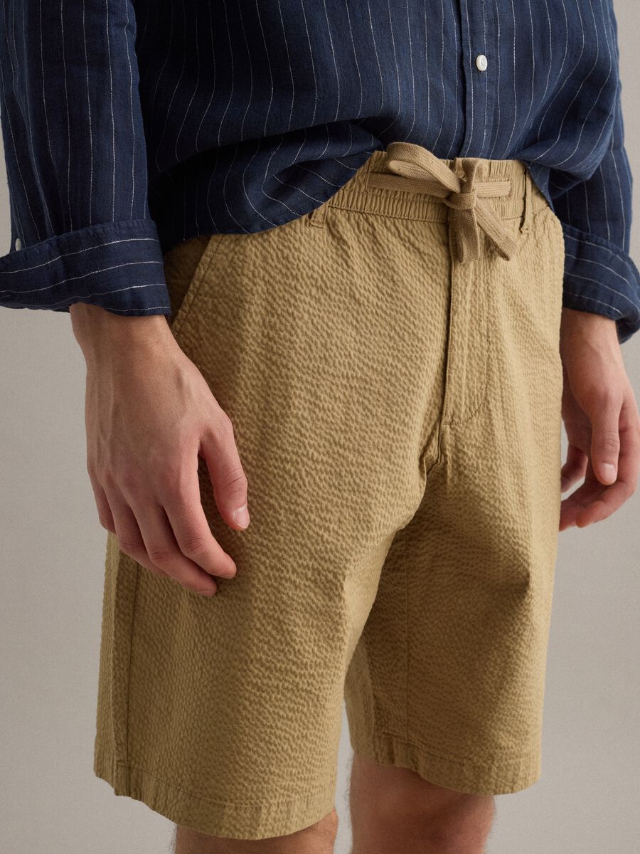 Beige Chino-Shorts aus Stretch-Baumwolle, Regular Fit_3