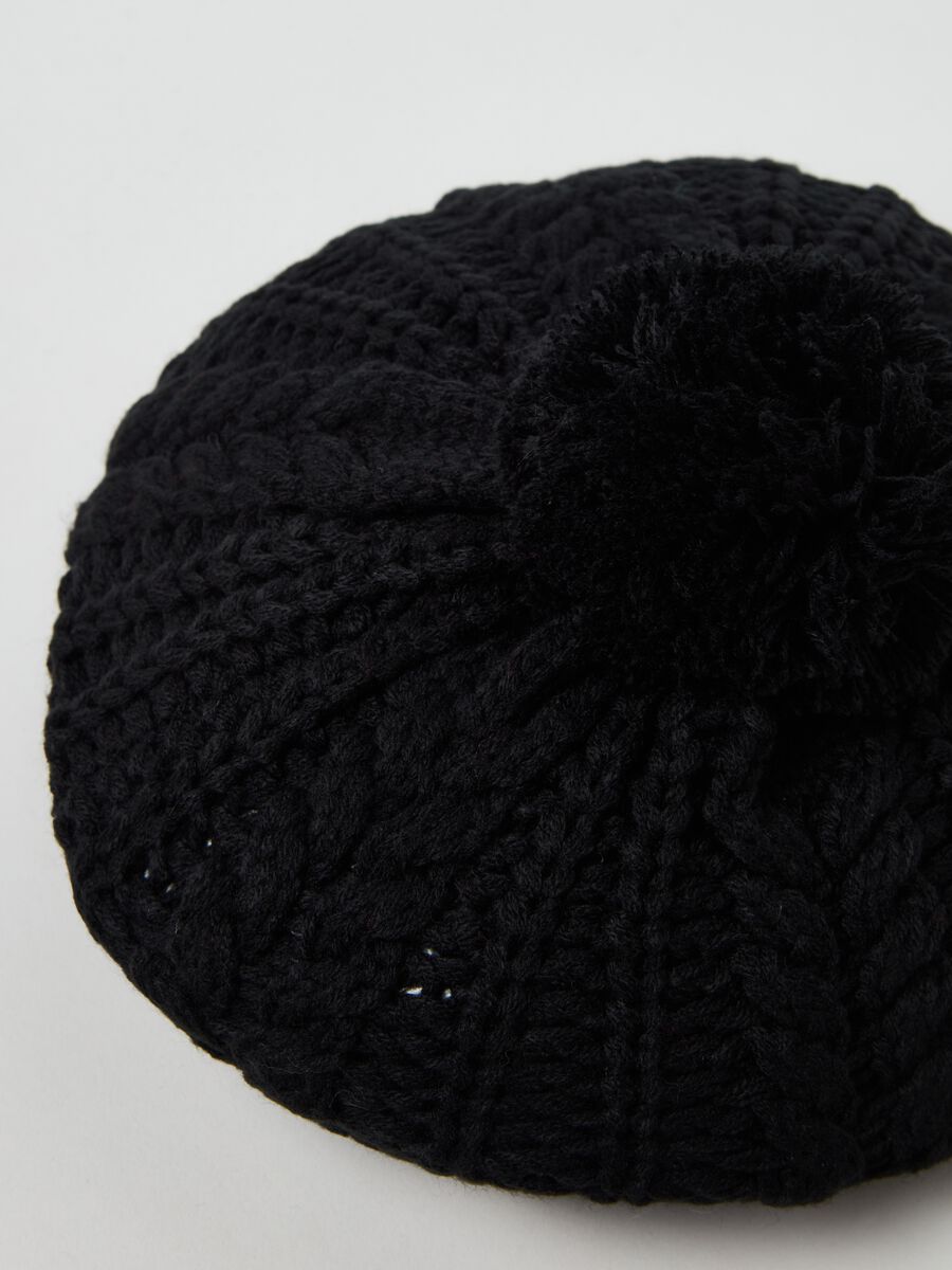 Cable-knit French beret with pompom_1