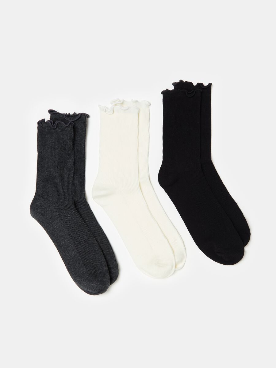 Three-pair pack short socks with wavy trim_0