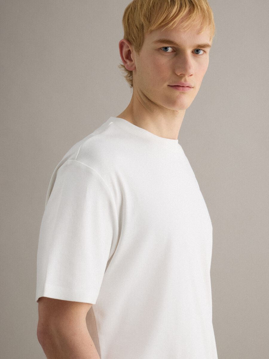 Wei&szlig;e Baumwoll-Rundhals-T-Shirt, Regular Fit_2