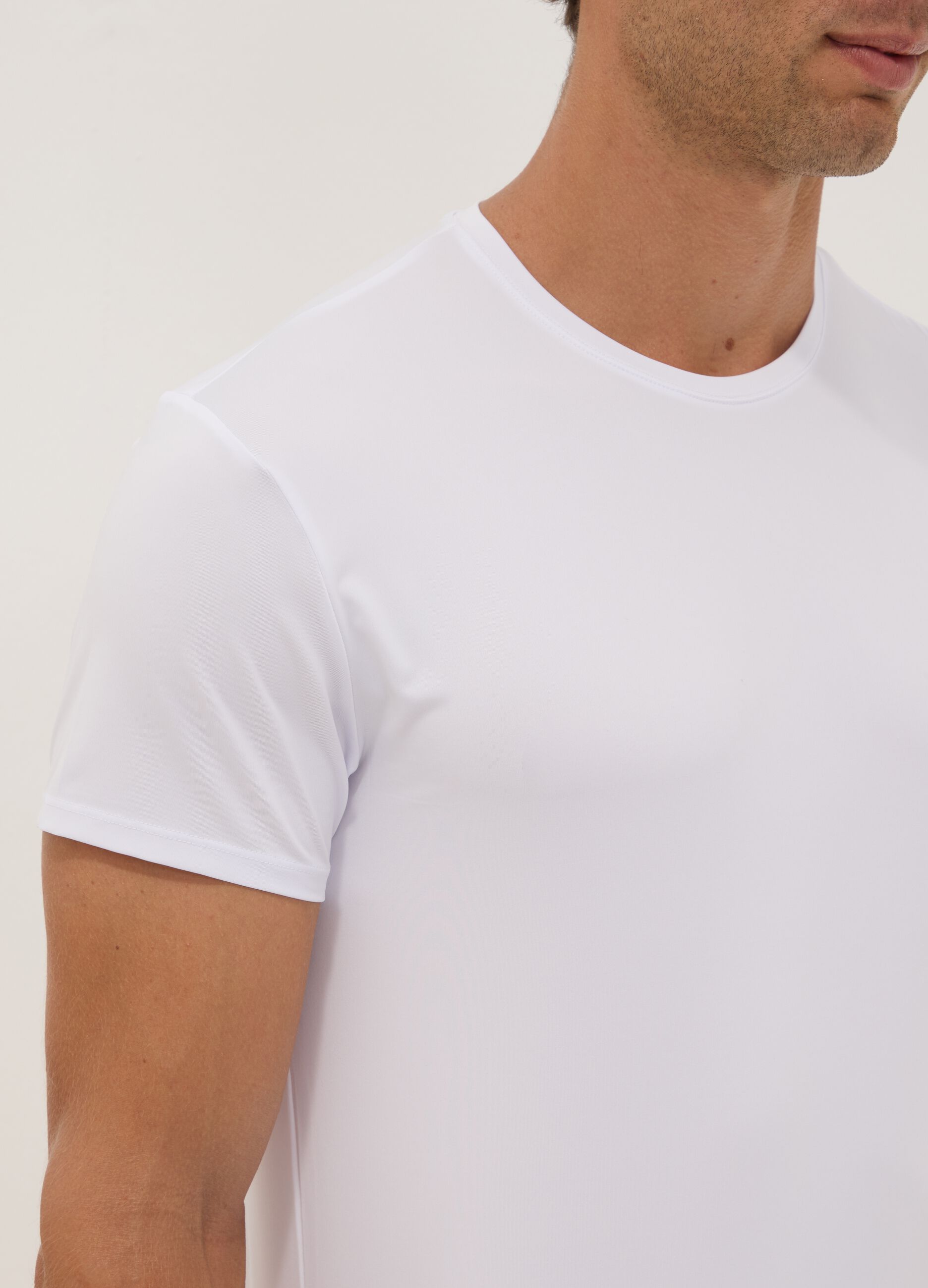 2-pack of white stretch microfibre regular-fit T-shirts