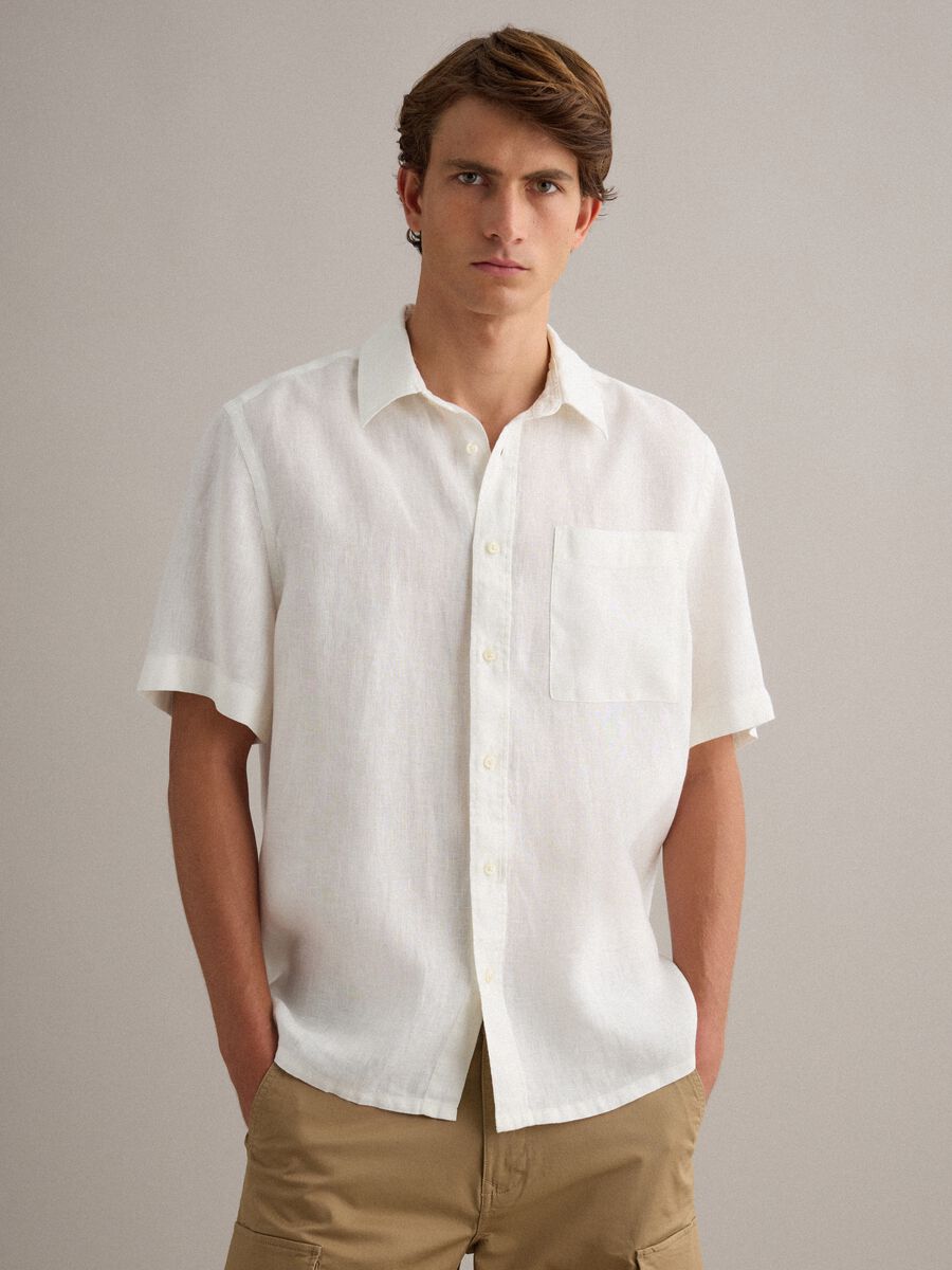 Wei&szlig;es Kurzarmhemd aus reinem Leinen, Regular Fit mit Brusttasche_1