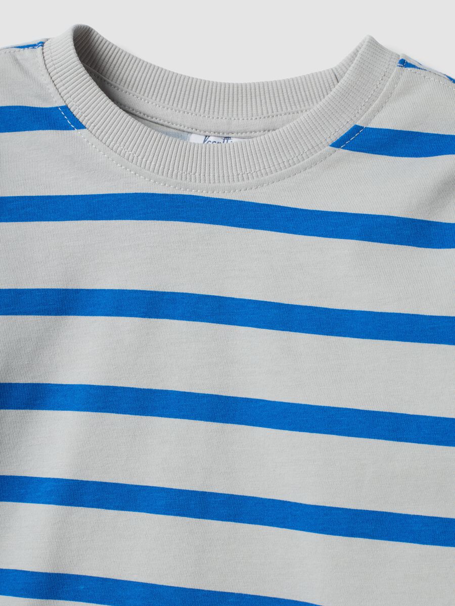 Oversized &pi;&omicron;&lambda;ύ&chi;&rho;&omega;&mu;&omicron; &rho;&iota;&gamma;έ T-shirt &alpha;&pi;ό 100% &omicron;&rho;&gamma;&alpha;&nu;&iota;&kappa;ό &beta;&alpha;&mu;&beta;ά&kappa;&iota; &gamma;&iota;&alpha; &alpha;&gamma;&omicron;&rho;ά&kappa;&iota;_2