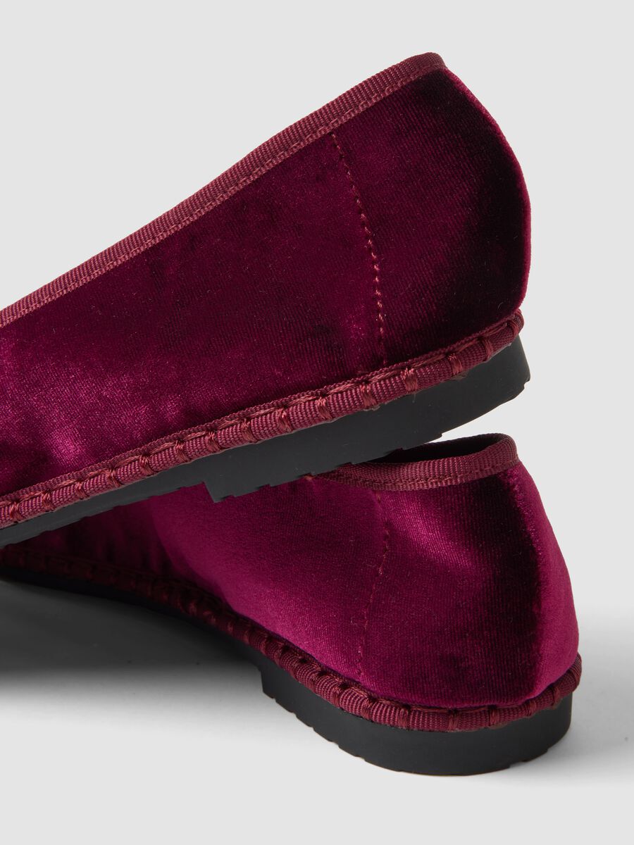 Friulane rosso bordeaux classiche con ricami gioiello_2