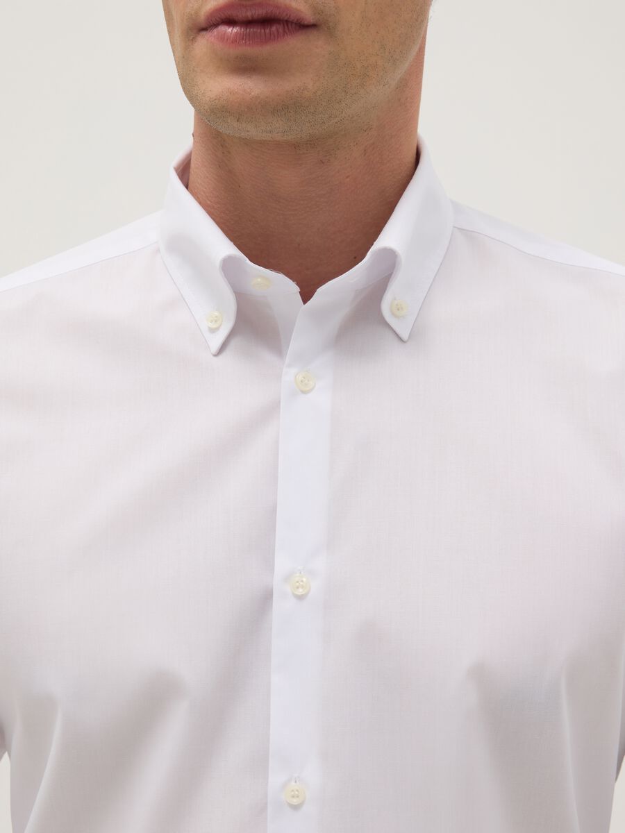 White cotton blend slim fit easy iron shirt_1