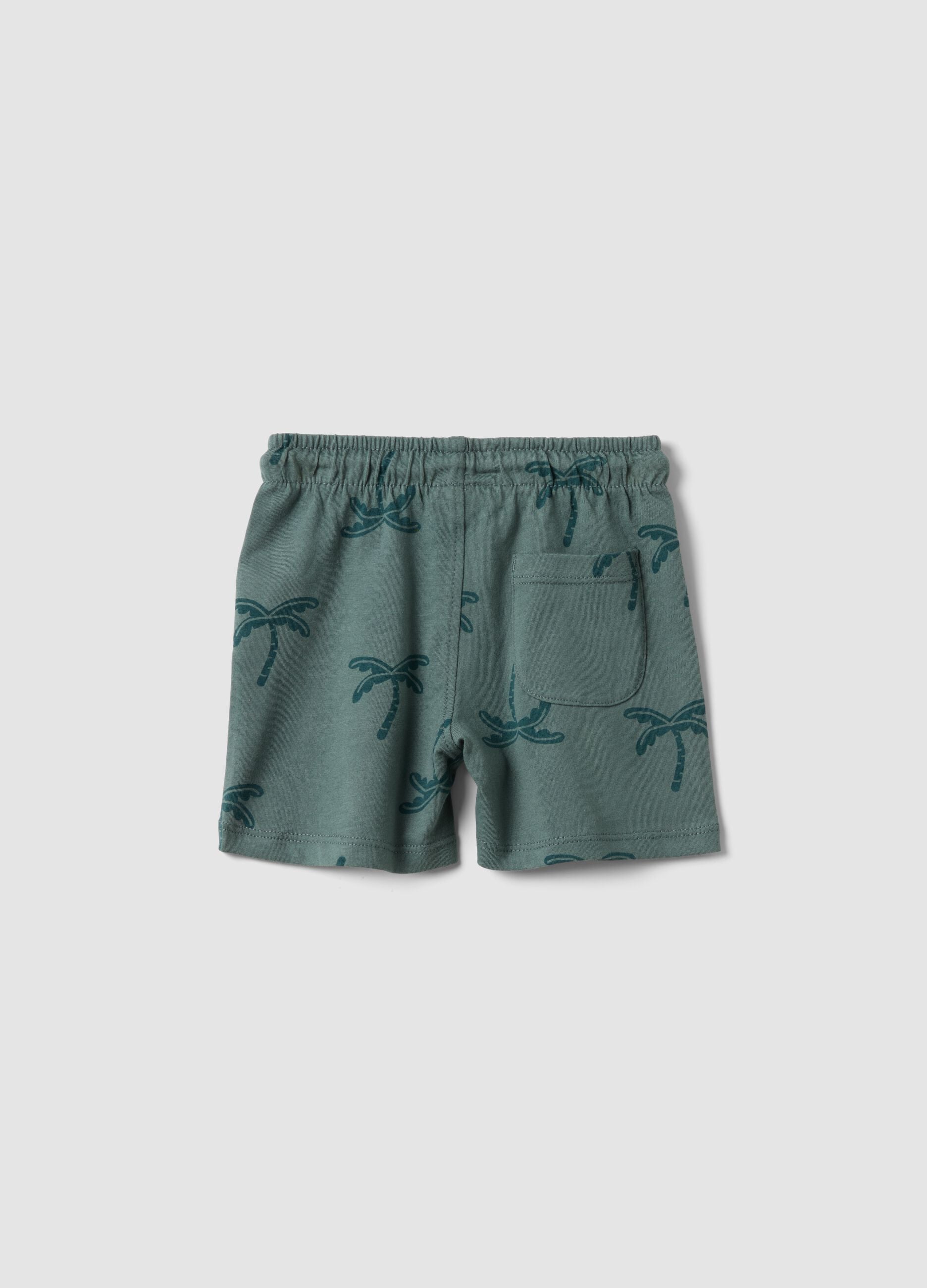 Gr&uuml;ne Shorts aus Bio-Baumwolle mit Palmenprint
