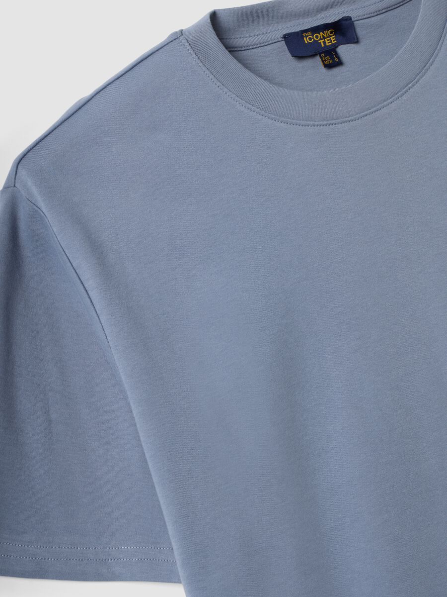 Blaues T-Shirt aus reiner Baumwolle mit kurzen &Auml;rmeln im Relaxed Fit_2