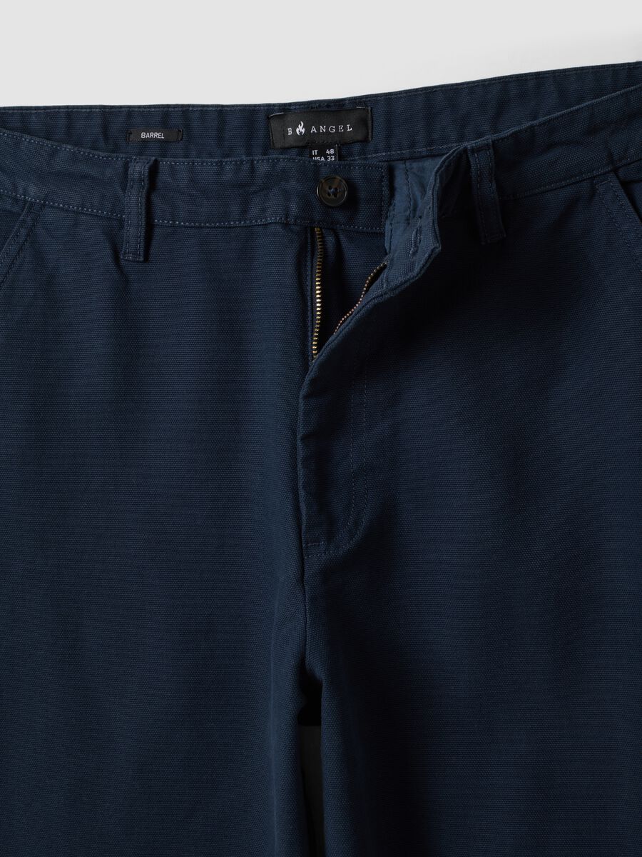 Blue pure cotton barrel-fit chino trousers_5
