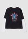 T-shirt nera in puro cotone con collo a costine e stampa Stitch_5