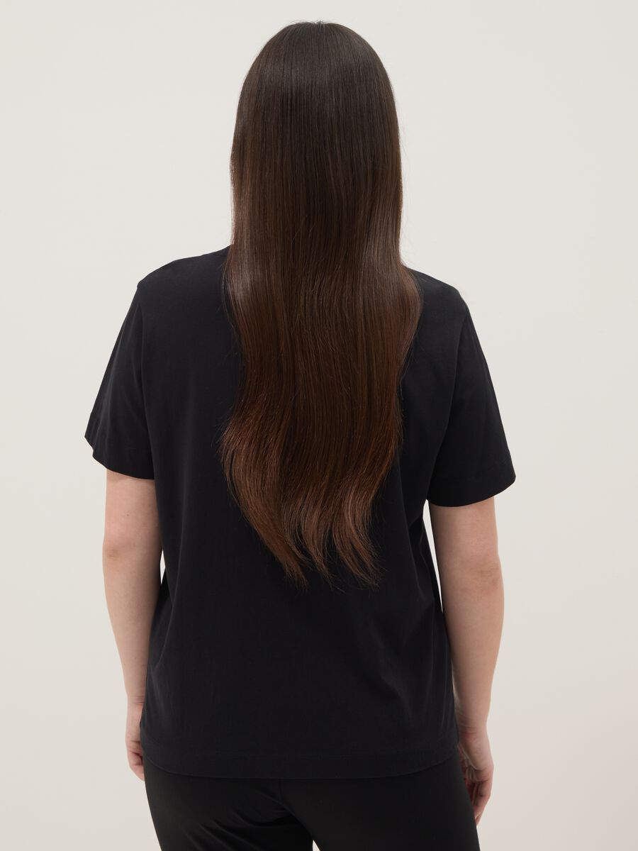Schwarzes T-Shirt aus reiner Baumwolle mit kurzen &Auml;rmeln_3