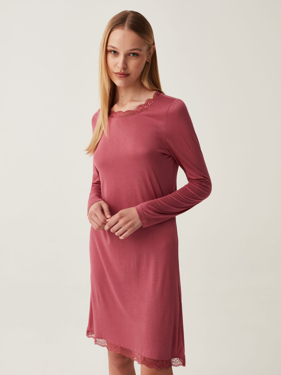 Long-sleeved nightdress with lace_1