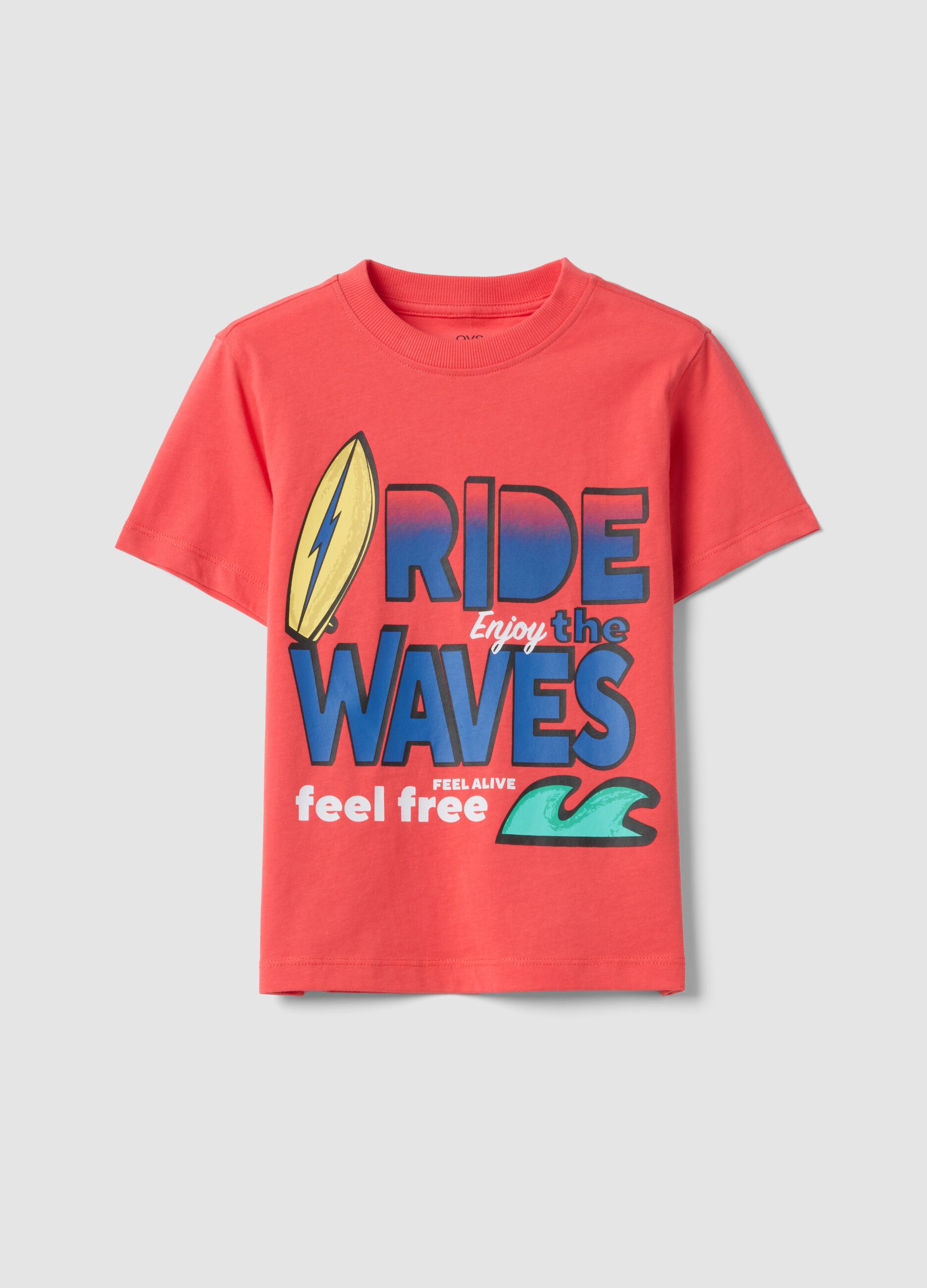 Red pure cotton boys&rsquo; T-shirt with surf print, regular fit