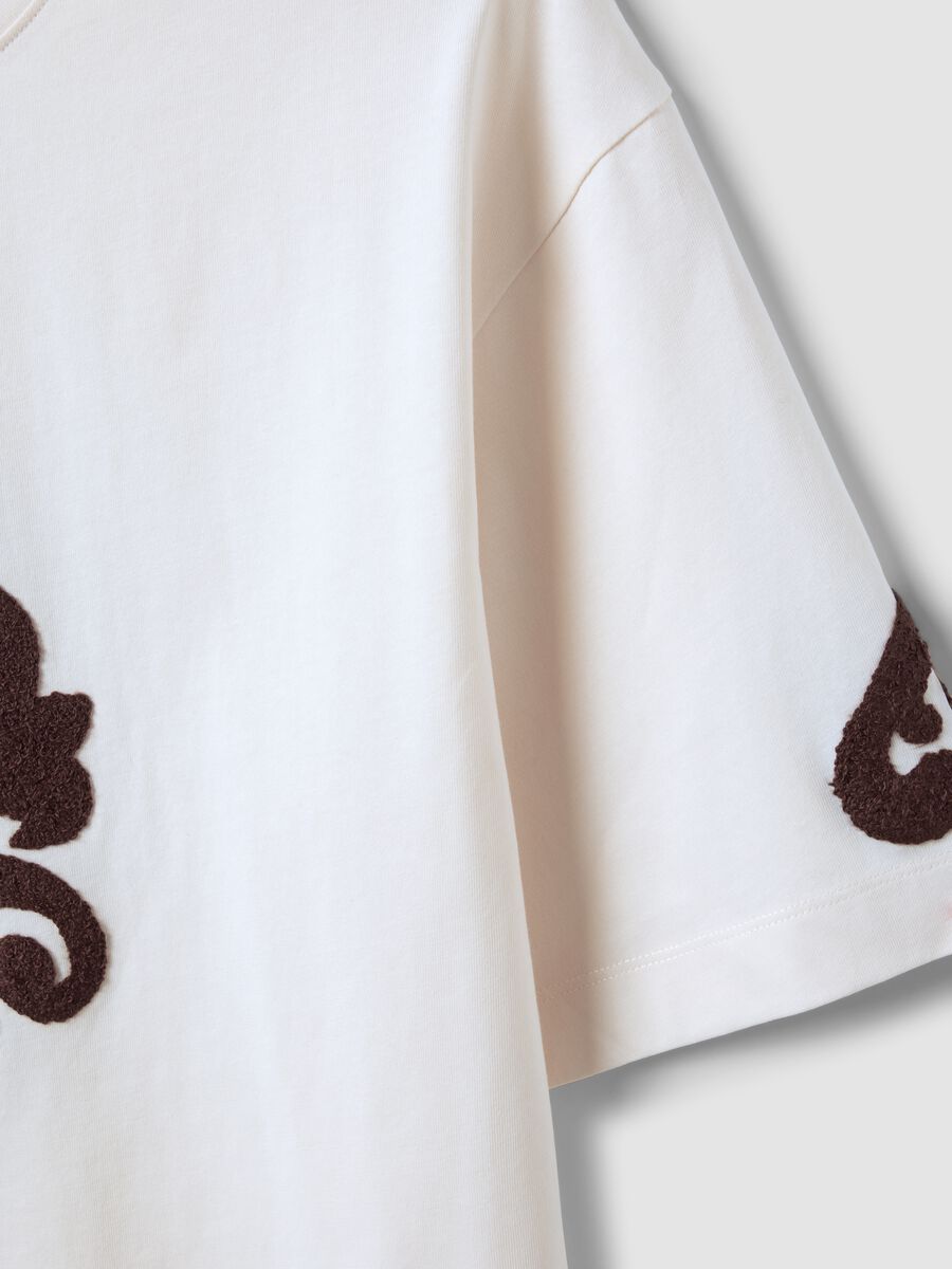 Beige pure cotton T-shirt with embroidery, regular fit_5