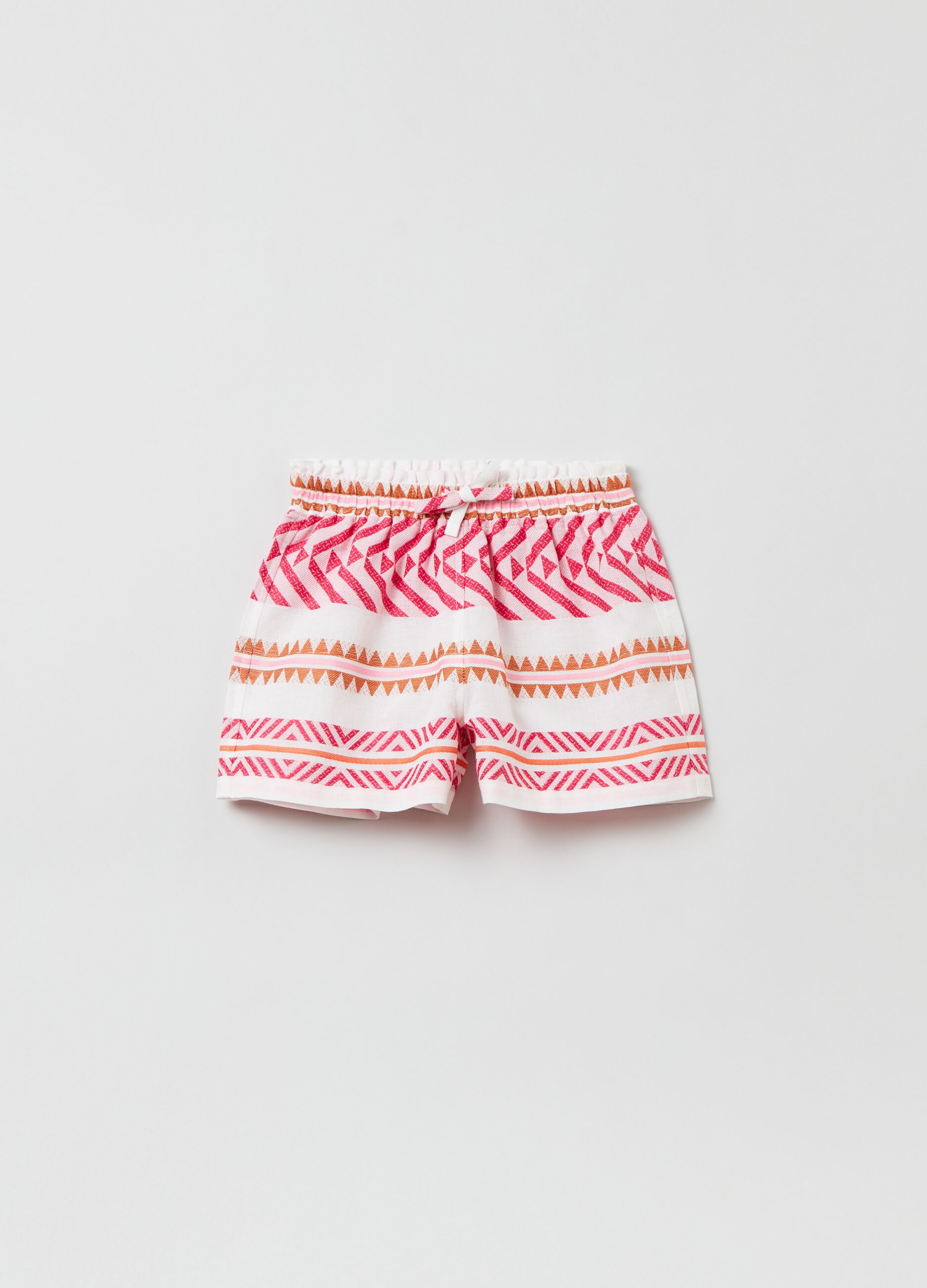 Shorts with drawstring and ethnic pattern