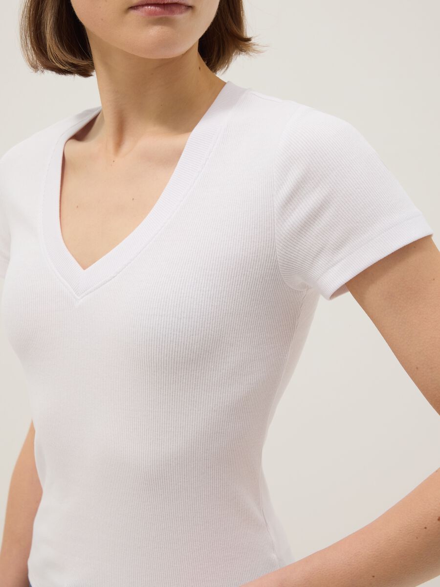 White regular fit deep V stretch cotton T-shirt_3