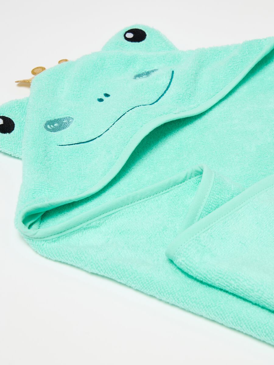 Bathrobe with embroidered frog_2