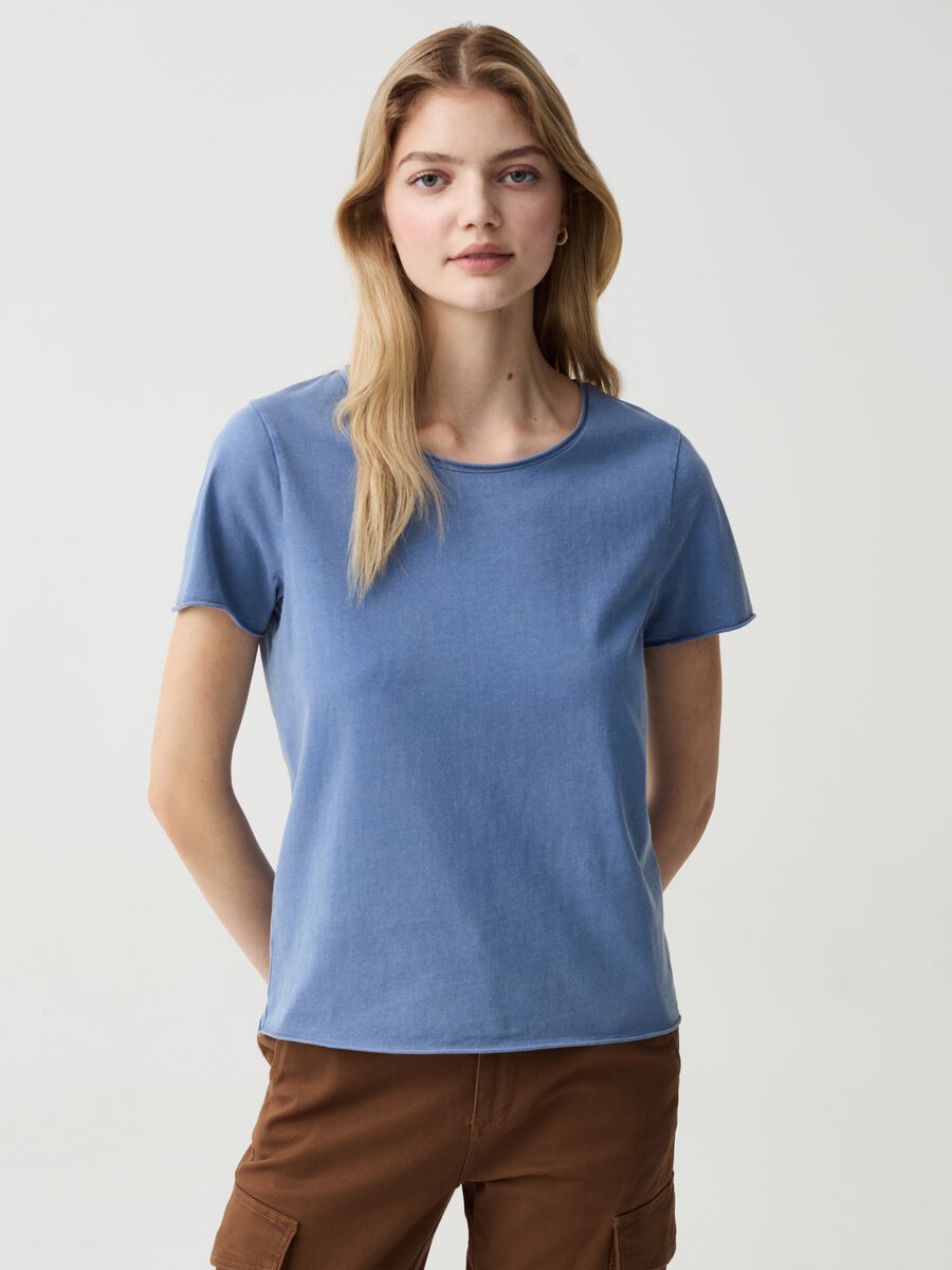 T-shirt with round neck and rolled edging_0