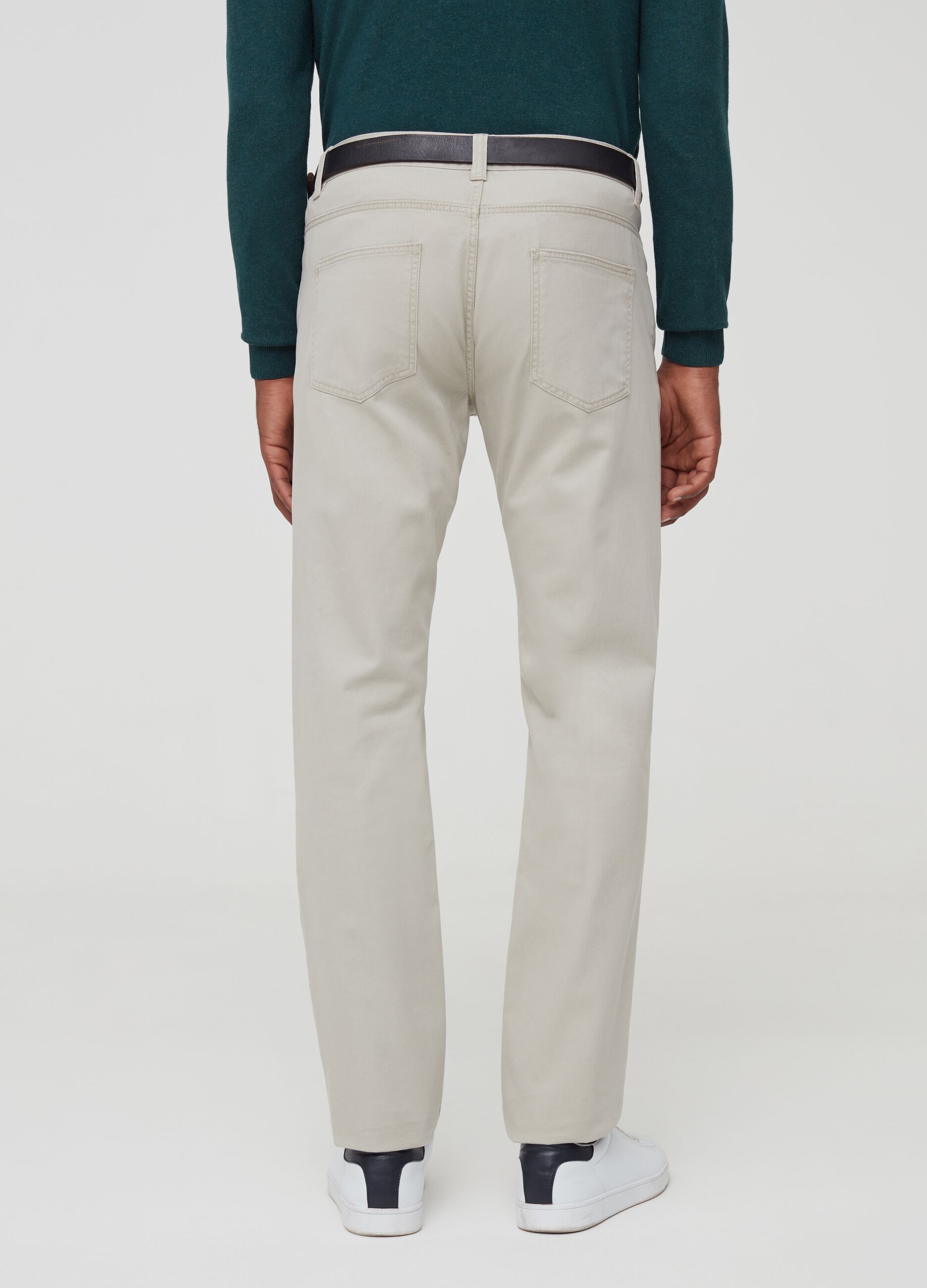Pantalón regular fit de algodón 100%